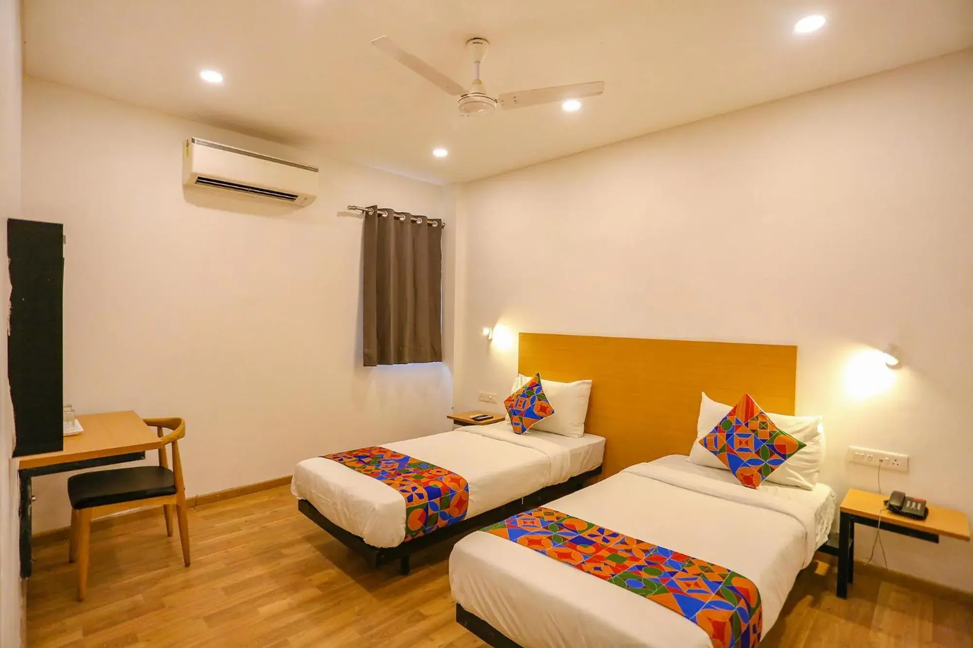 Bed in FabHotel Moro Paschim Vihar Bed in FabHotel Moro Paschim Vihar