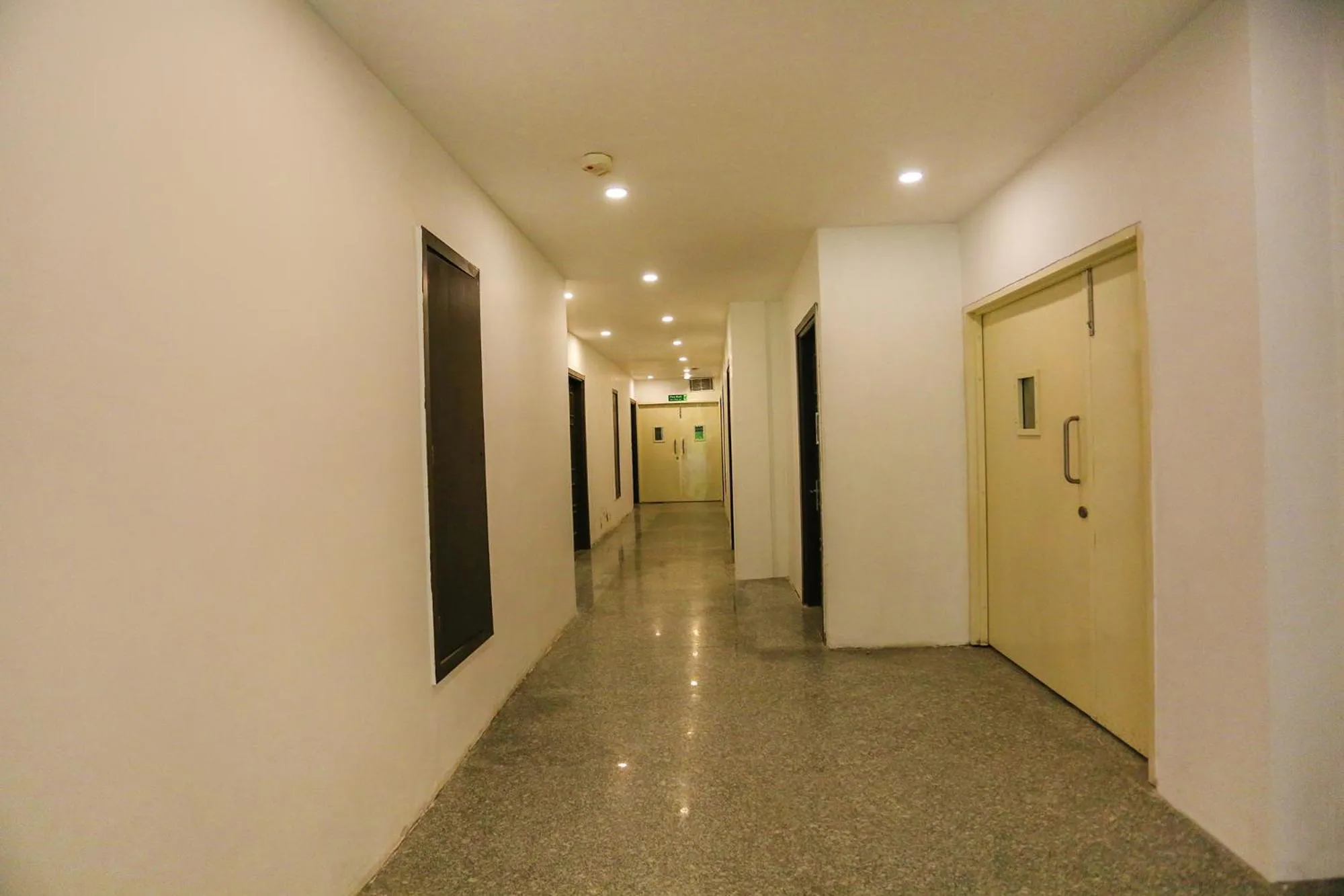 Lobby or reception in FabHotel Moro Paschim Vihar