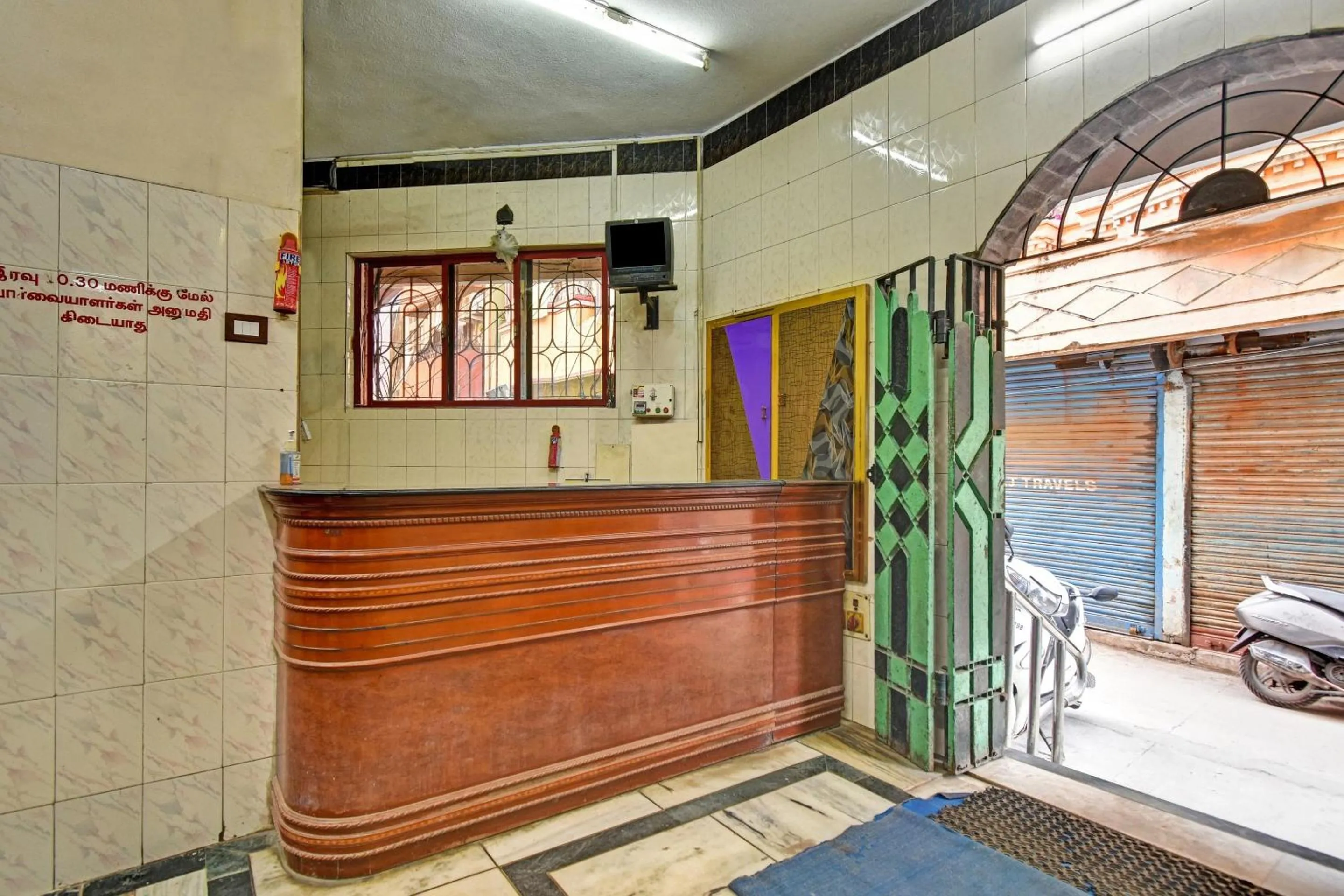 Lobby or reception in Hotel O Dream Palace Guest House Near Marina Beach