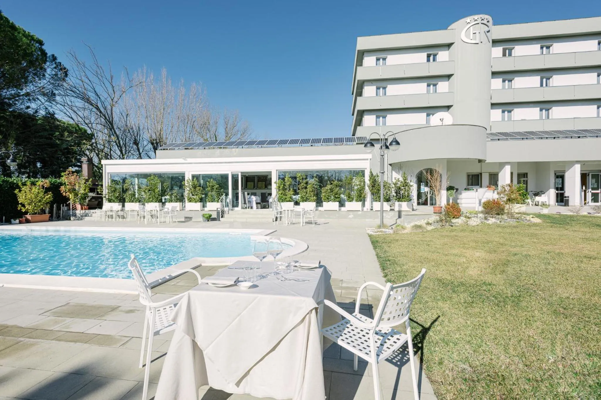 Swimming pool in Hotel Garden Experience