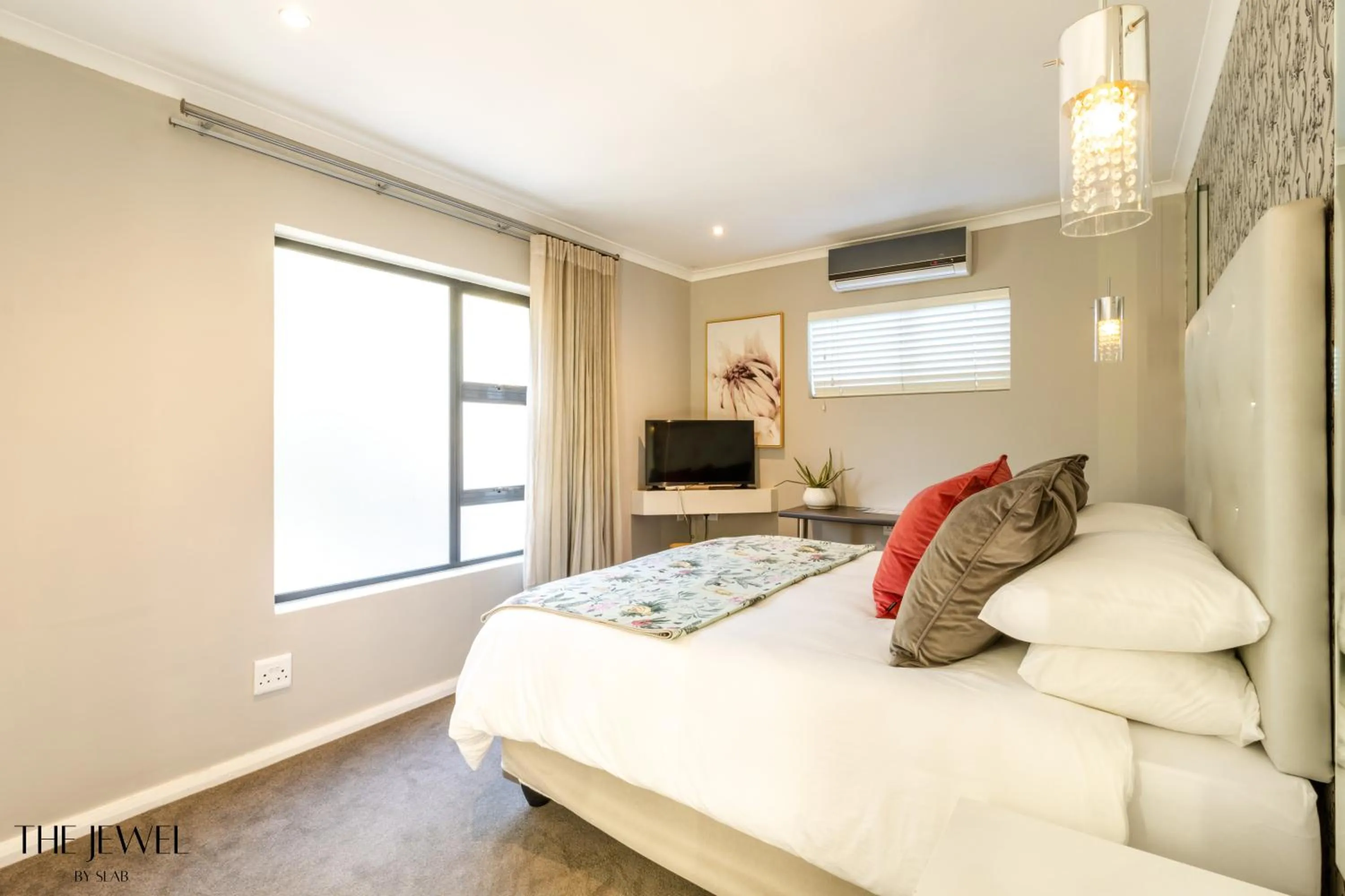 Bedroom, Bed in The Jewel B&B