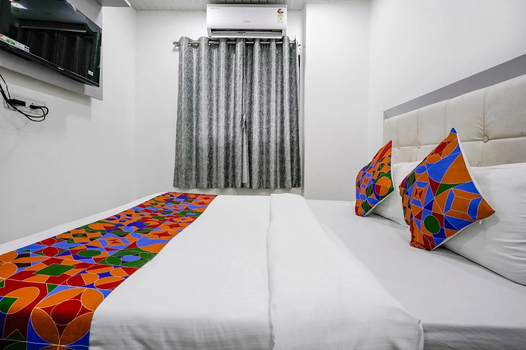 Bed in Via Park Residency