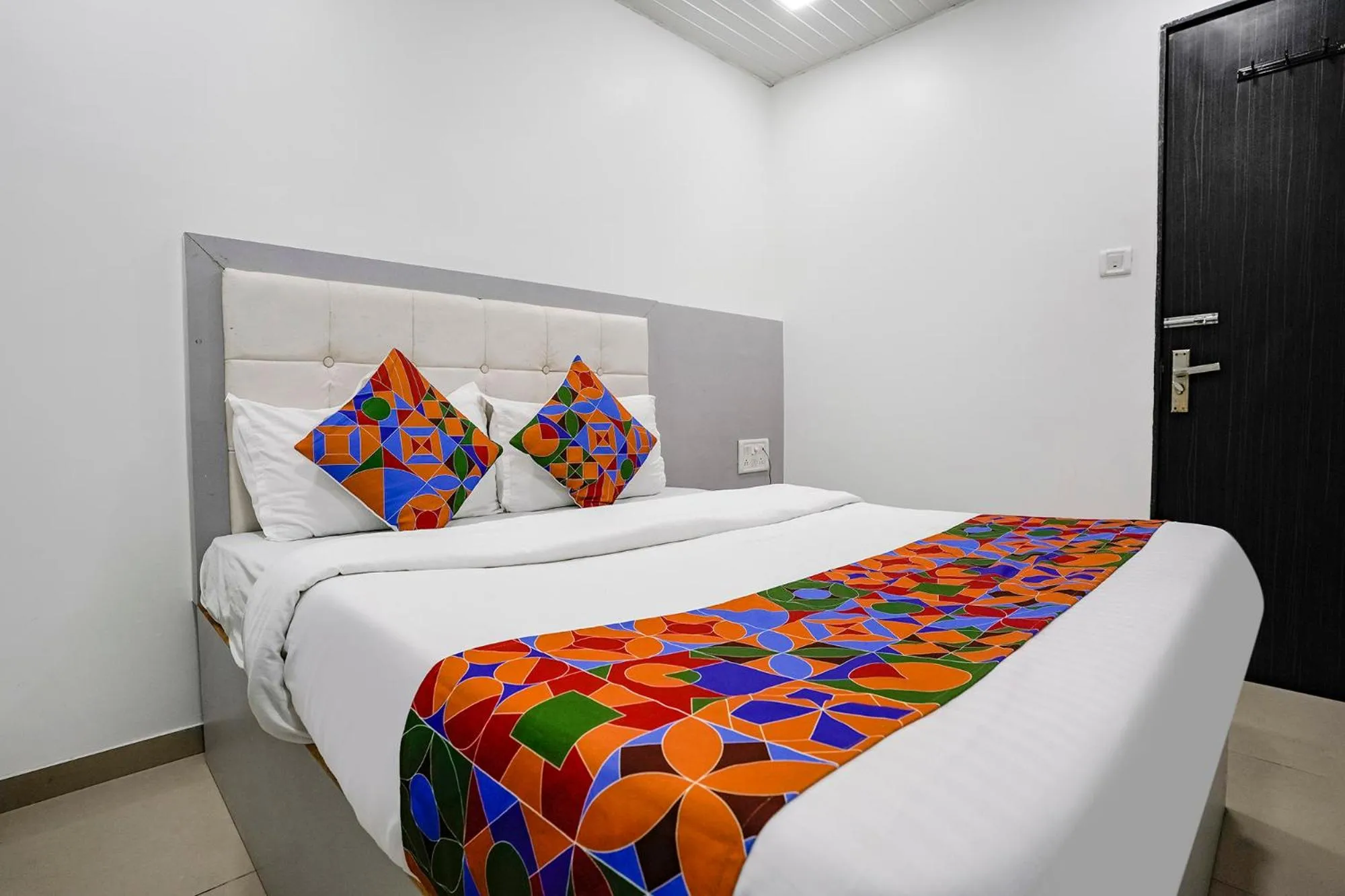 Bed in Via Park Residency