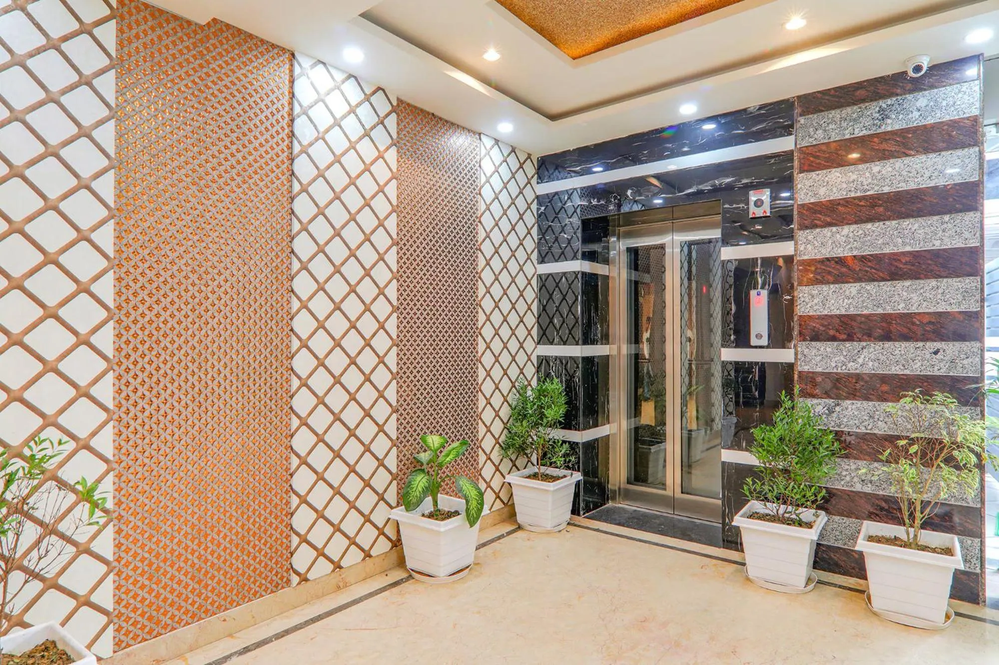elevator in FabHotel Super 3 Premium - Banaras Railway Station