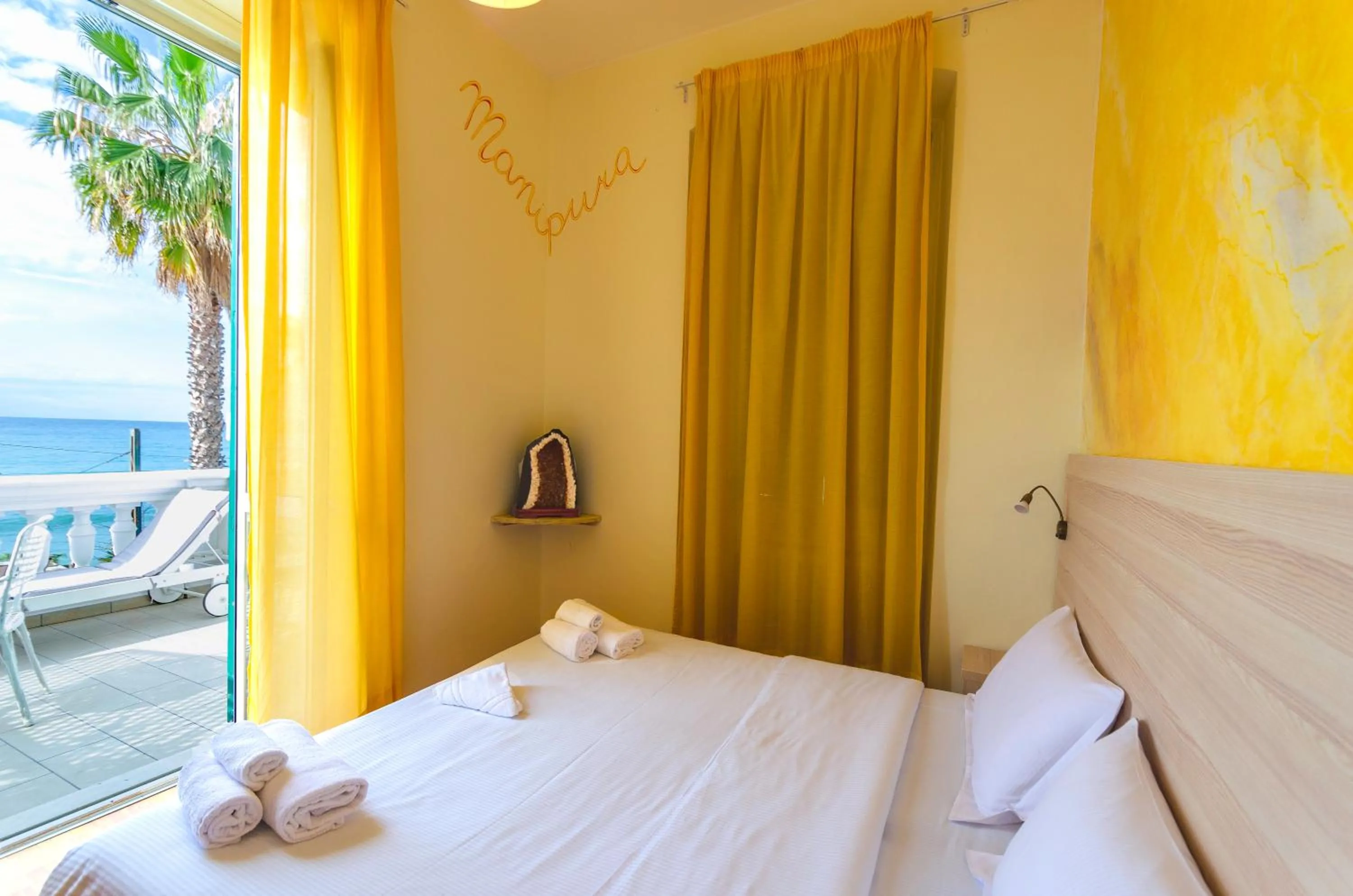 Bed in Hotel Villa La Brise