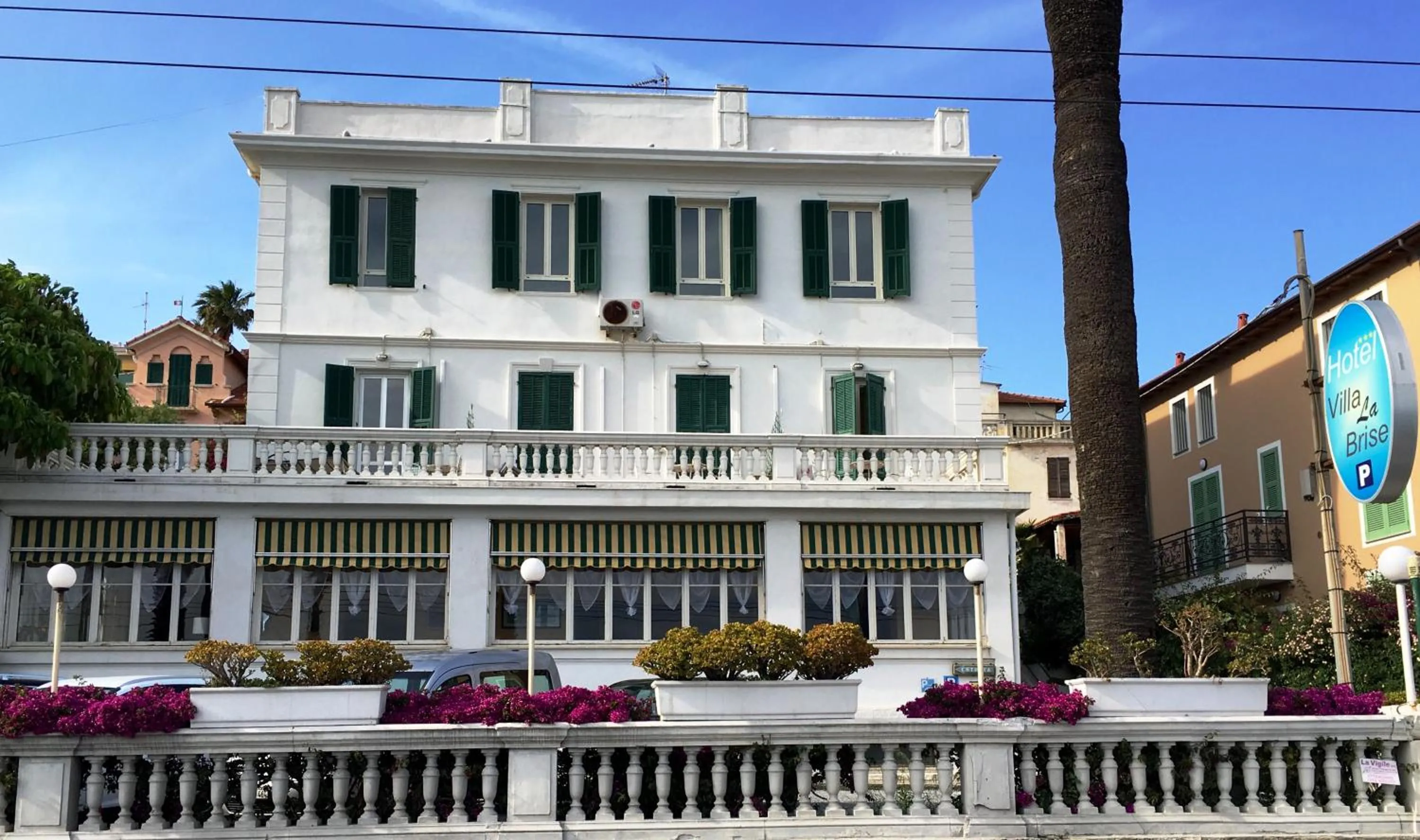 Property building in Hotel Villa La Brise