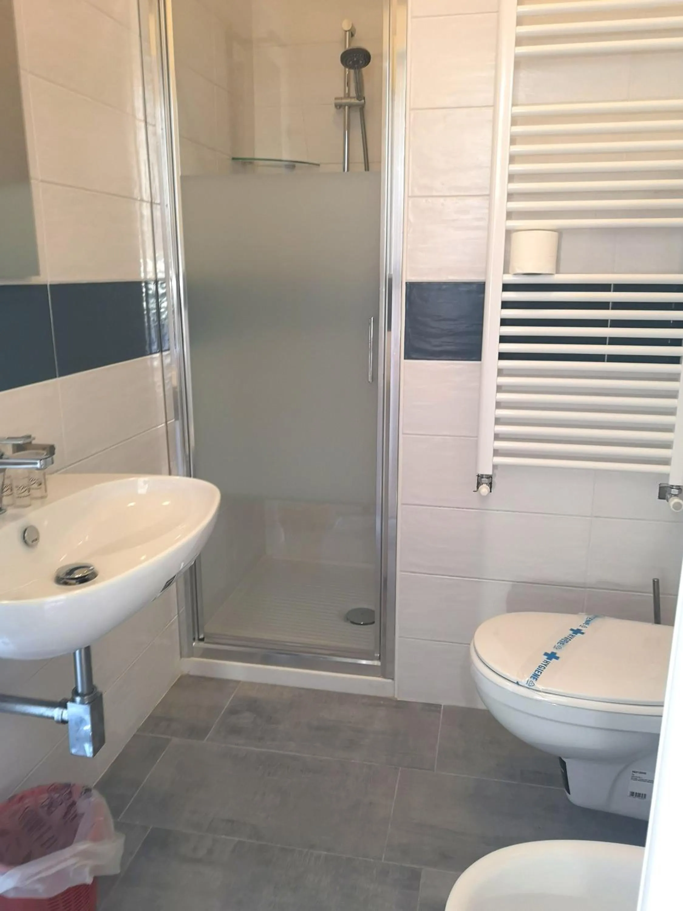 Shower in Hotel Villa La Brise