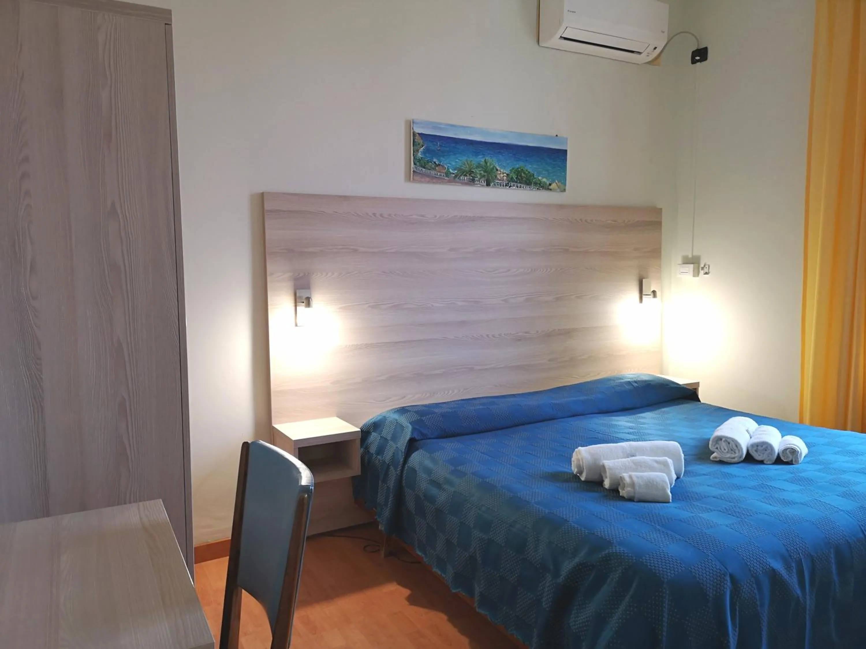 Photo of the whole room, Bed in Hotel Villa La Brise