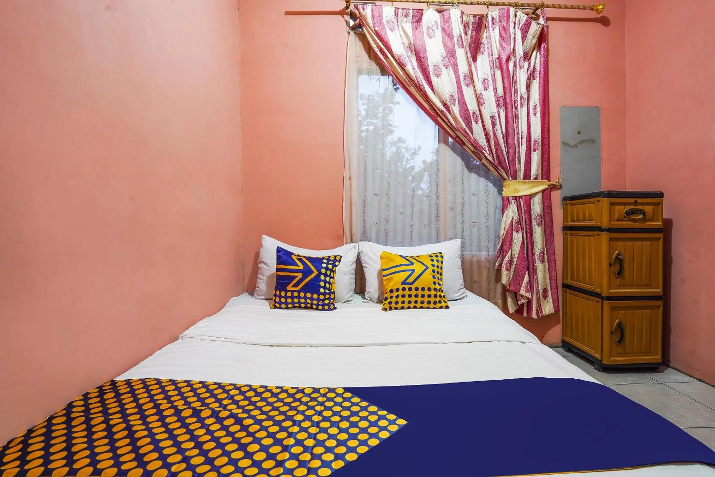 Bedroom in OYO Homes 90916 Eco Tourism Geopark Rajamandala Homestay Syariah