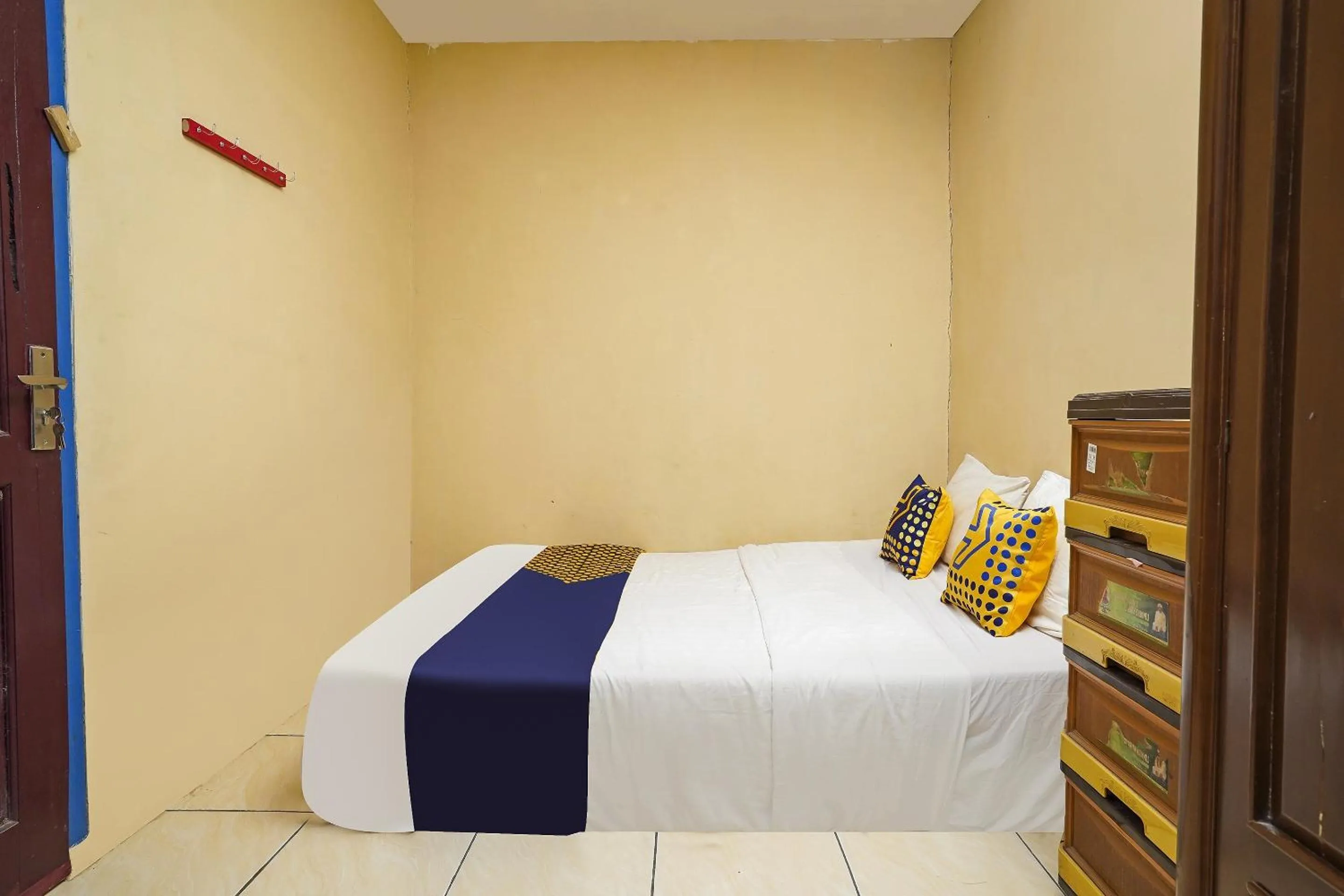 Bedroom in OYO Homes 90916 Eco Tourism Geopark Rajamandala Homestay Syariah