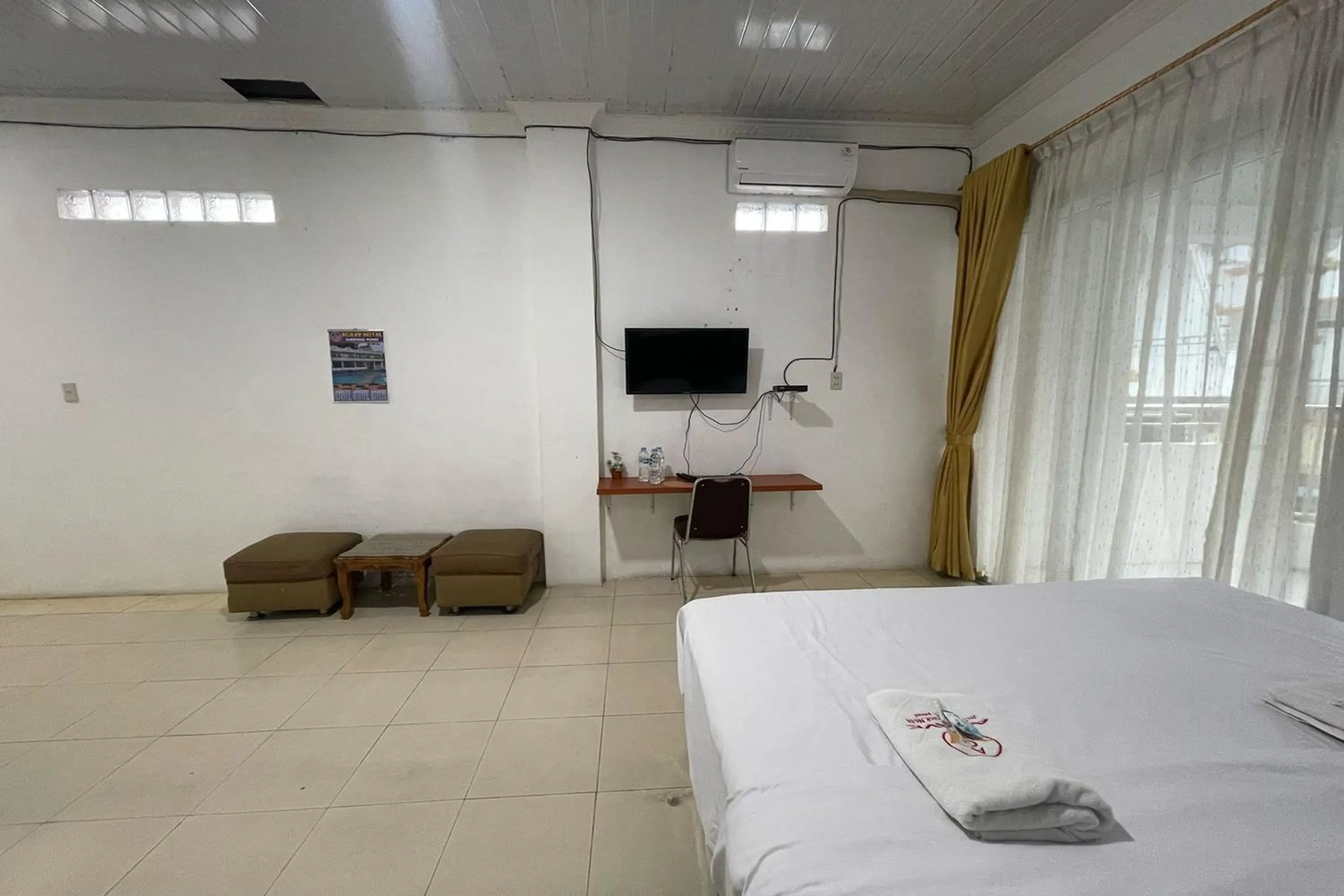 Bedroom, Bed in Agave Hotel Siantar