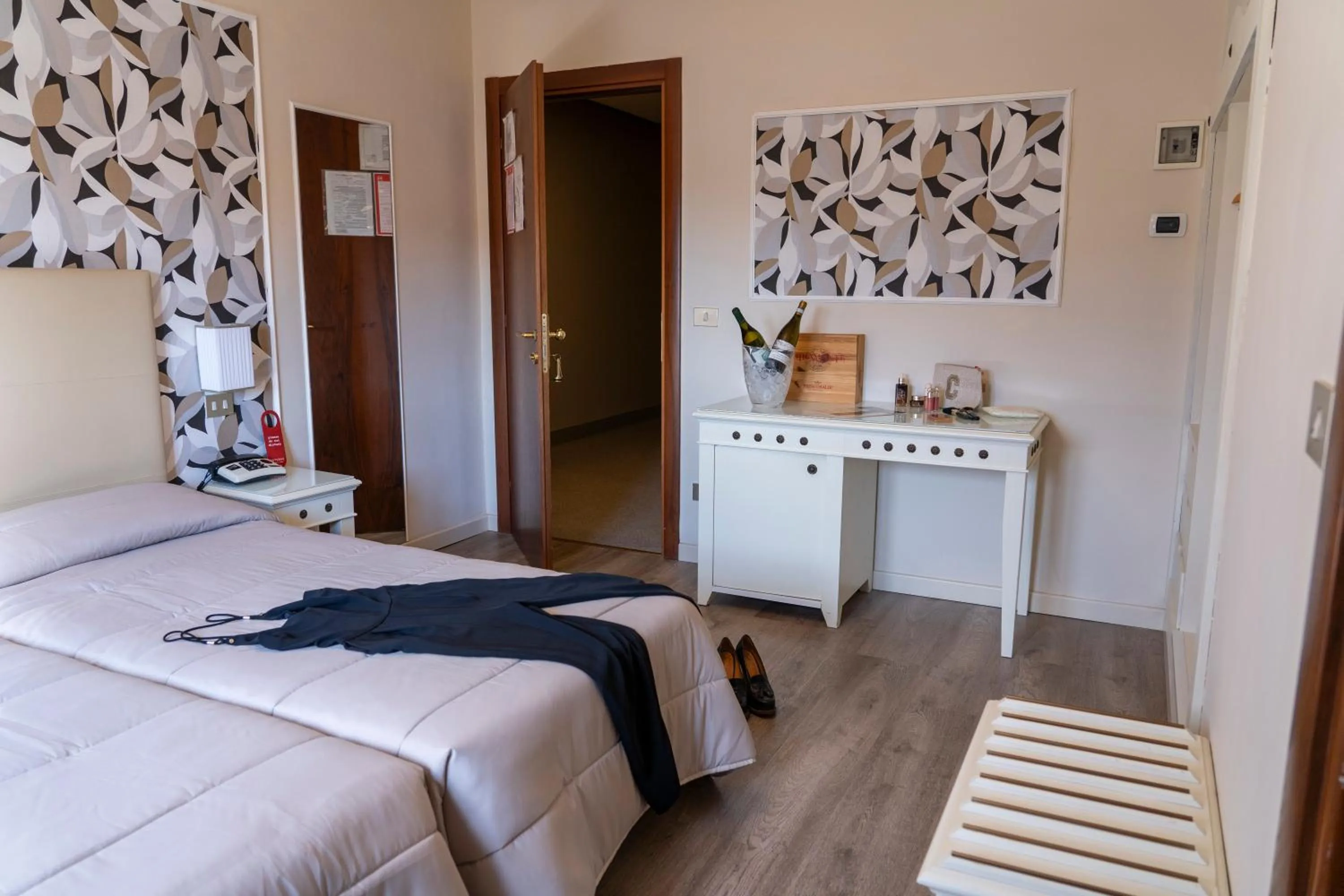 Decorative detail, Bed in Hotel Ariston & Spa