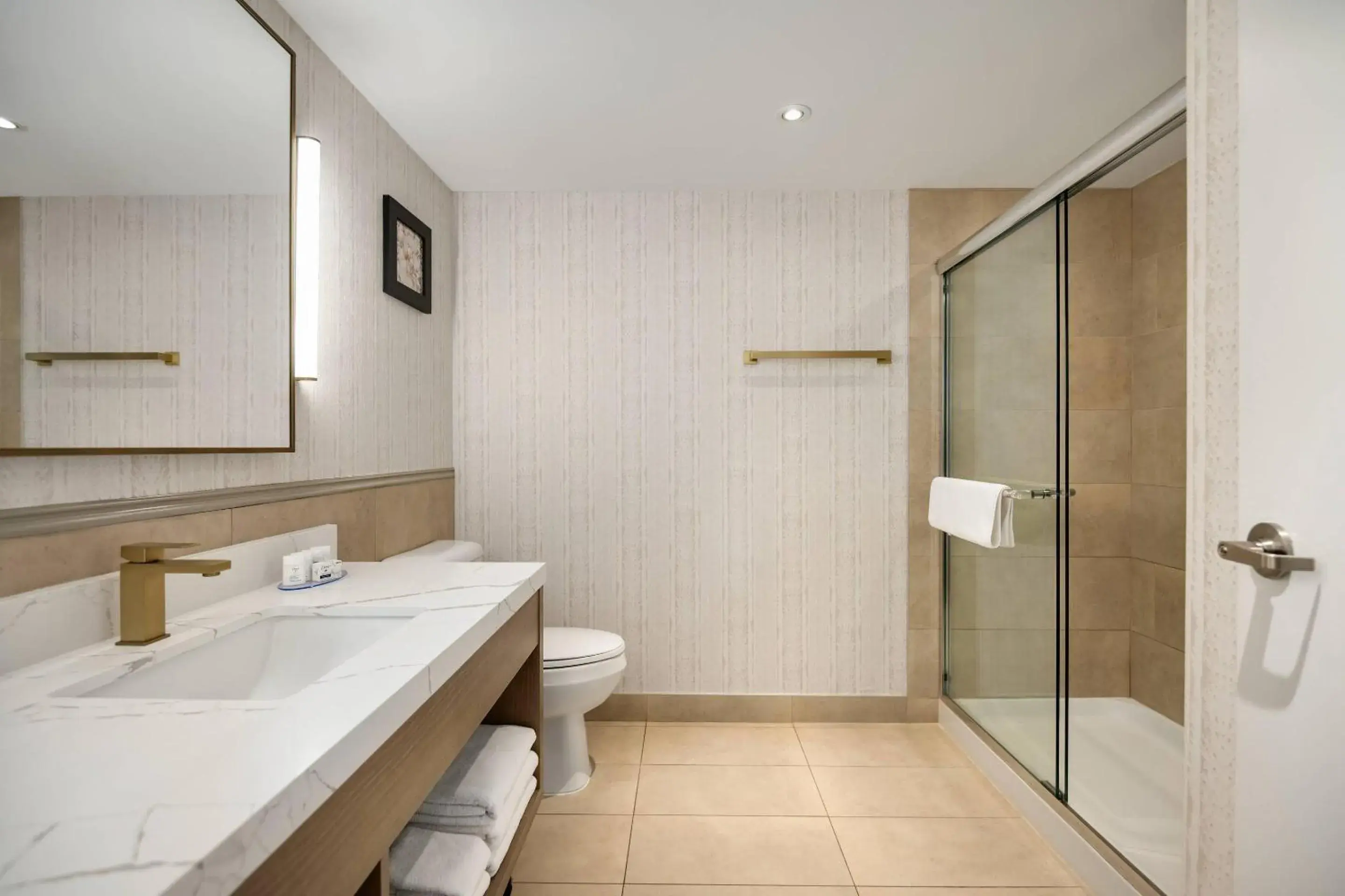 Bedroom in Radisson Hotel Montreal Airport Bedroom in Radisson Hotel Montreal Airport