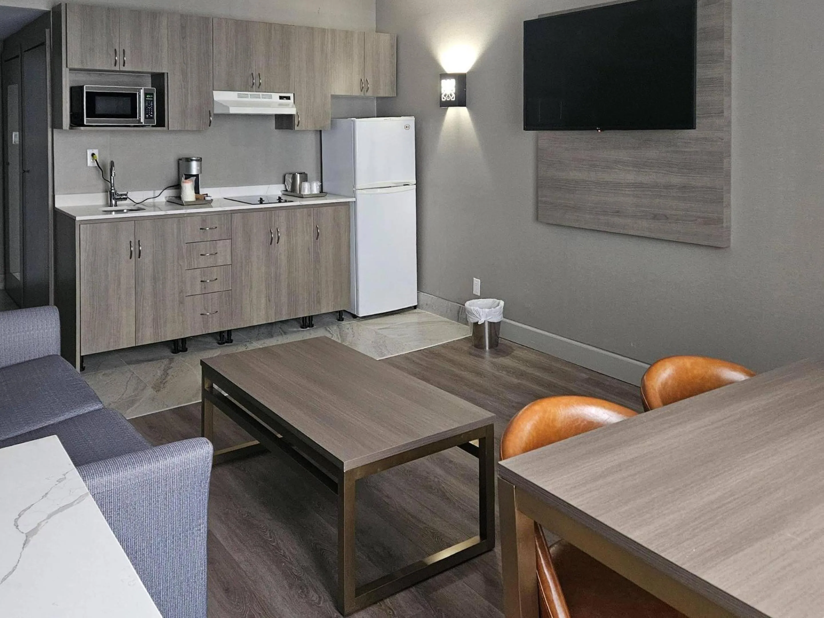 Bedroom in Radisson Hotel Montreal Airport