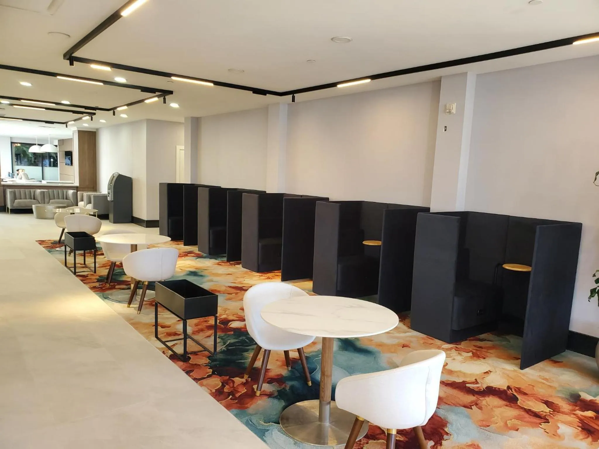 Lobby or reception in Radisson Hotel Montreal Airport