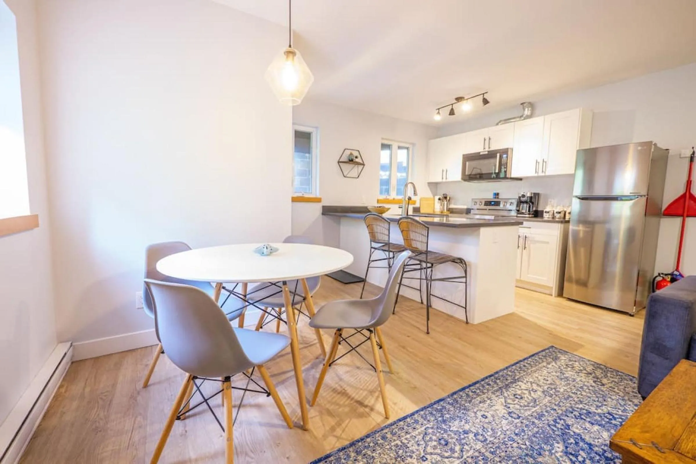 Dining area in Storm Bay, Modern 1 Bed Suite and Chefs Kitchen