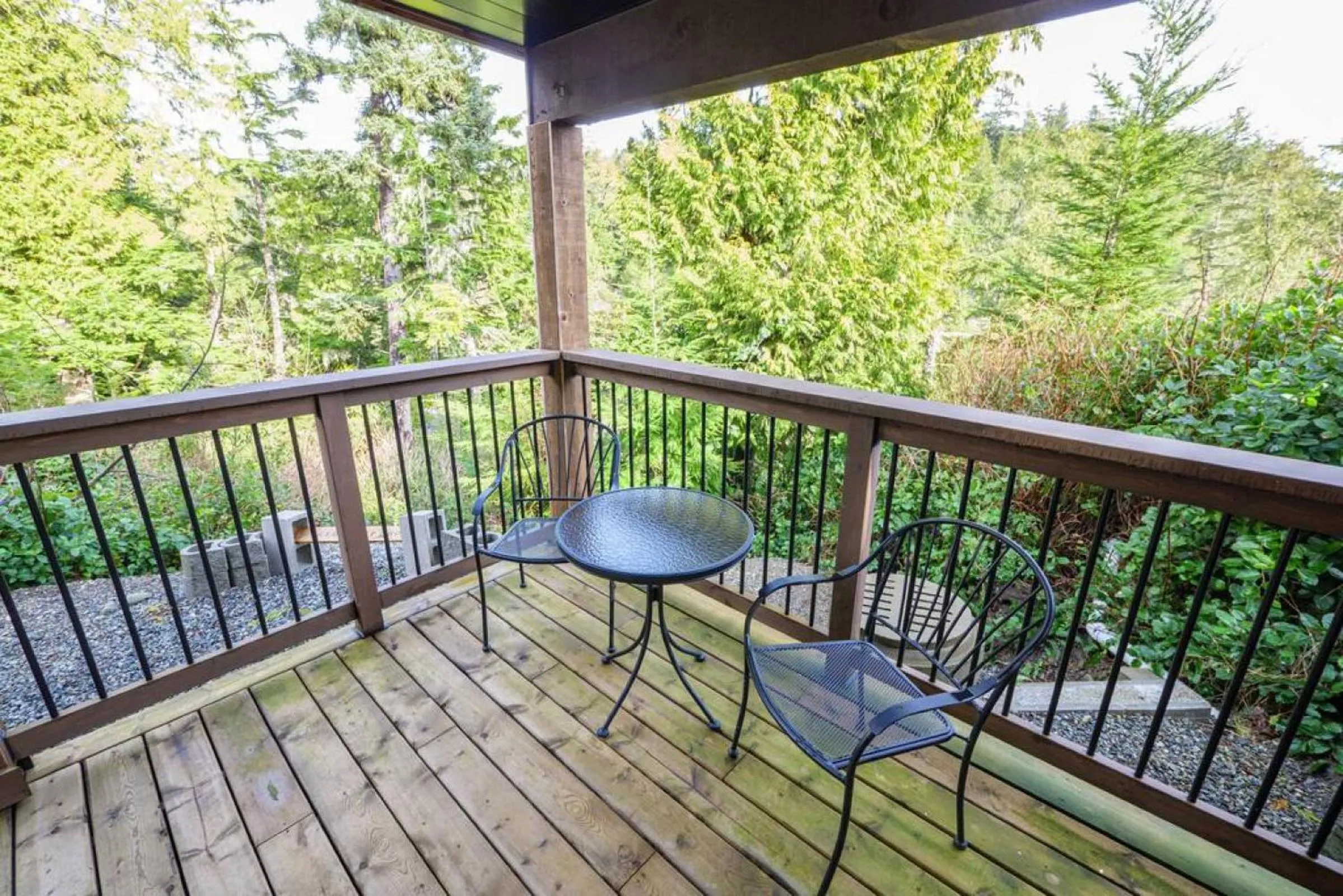 Balcony/Terrace in Storm Bay, Modern 1 Bed Suite and Chefs Kitchen