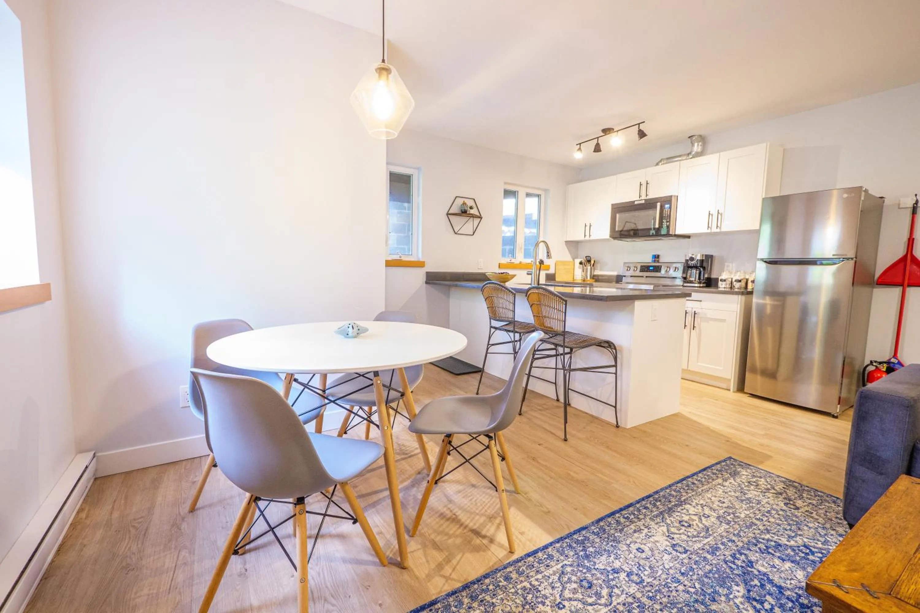Kitchen or kitchenette in Storm Bay, Modern 1 Bed Suite and Chefs Kitchen