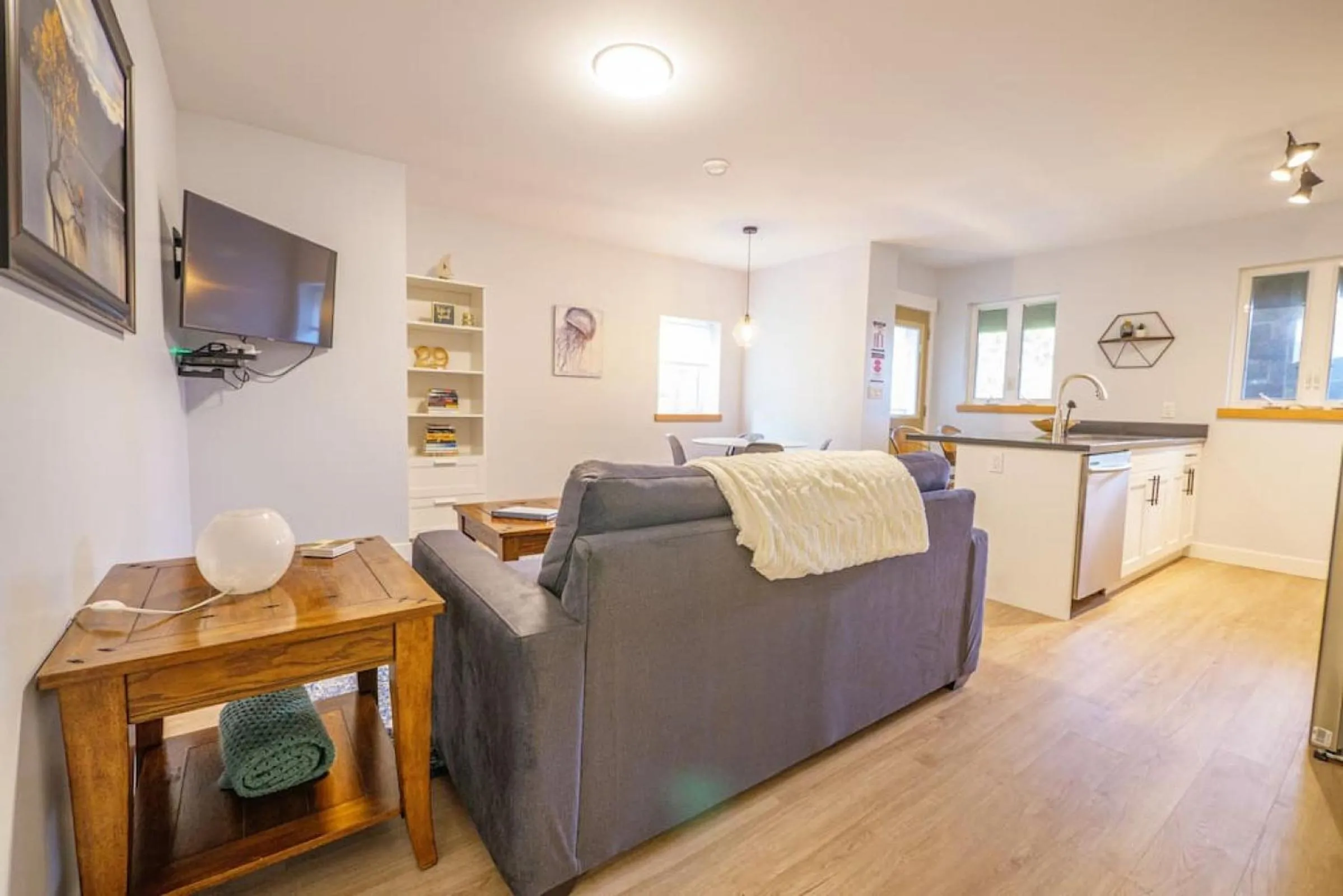 Living room in Storm Bay, Modern 1 Bed Suite and Chefs Kitchen