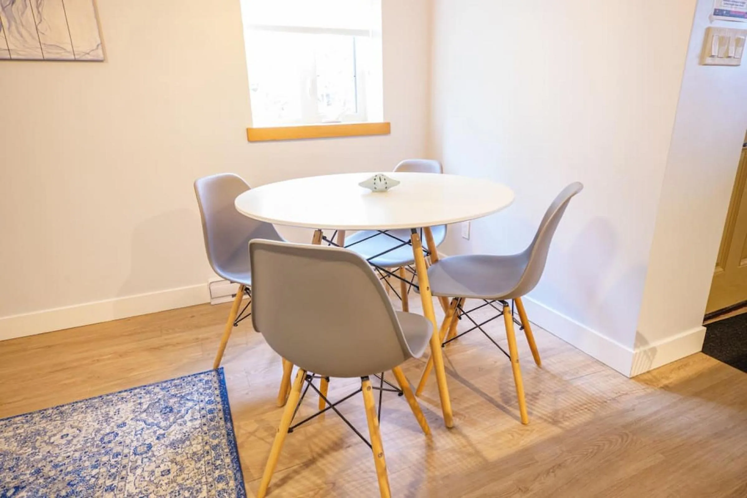 Dining area in Storm Bay, Modern 1 Bed Suite and Chefs Kitchen