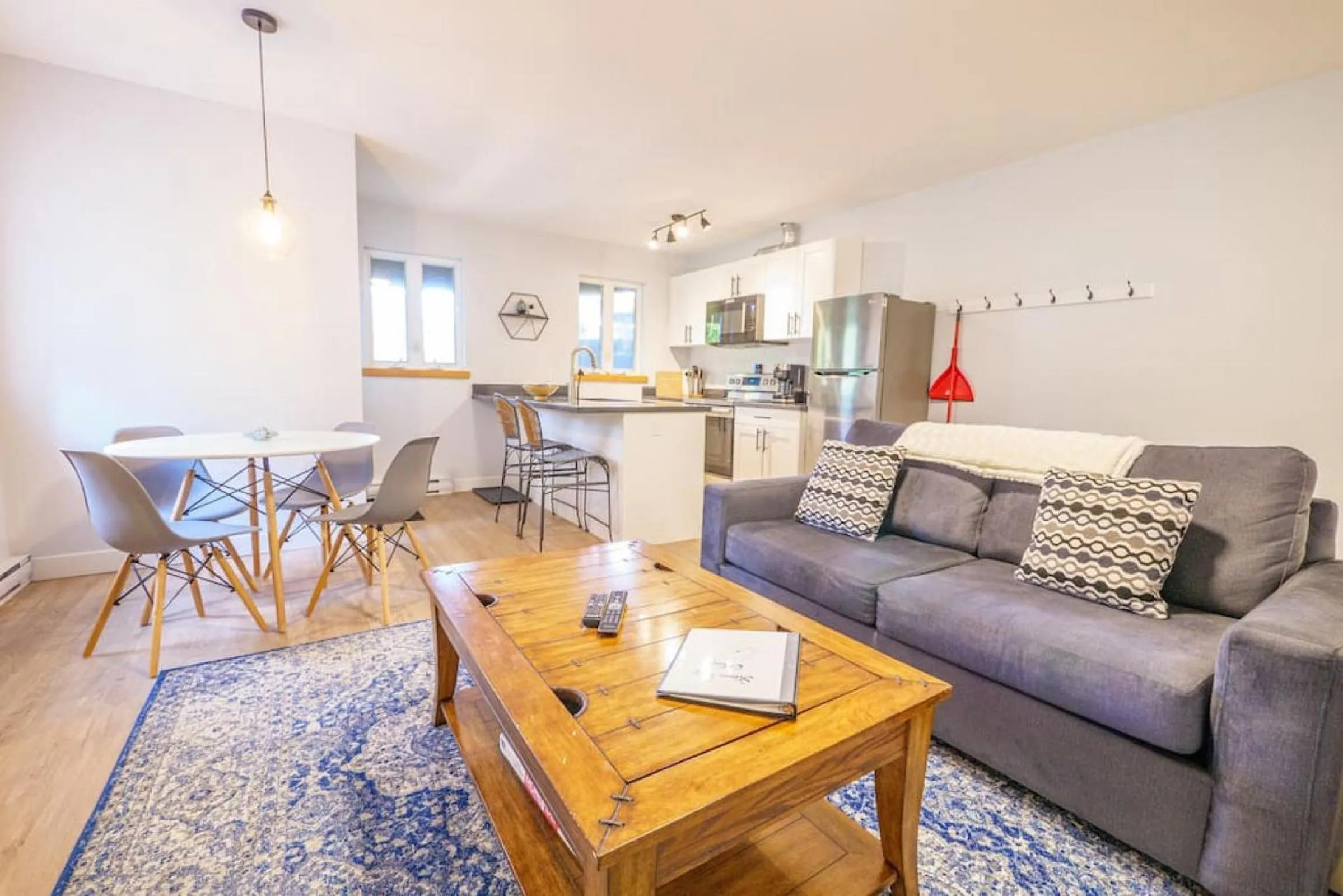 Living room in Storm Bay, Modern 1 Bed Suite and Chefs Kitchen