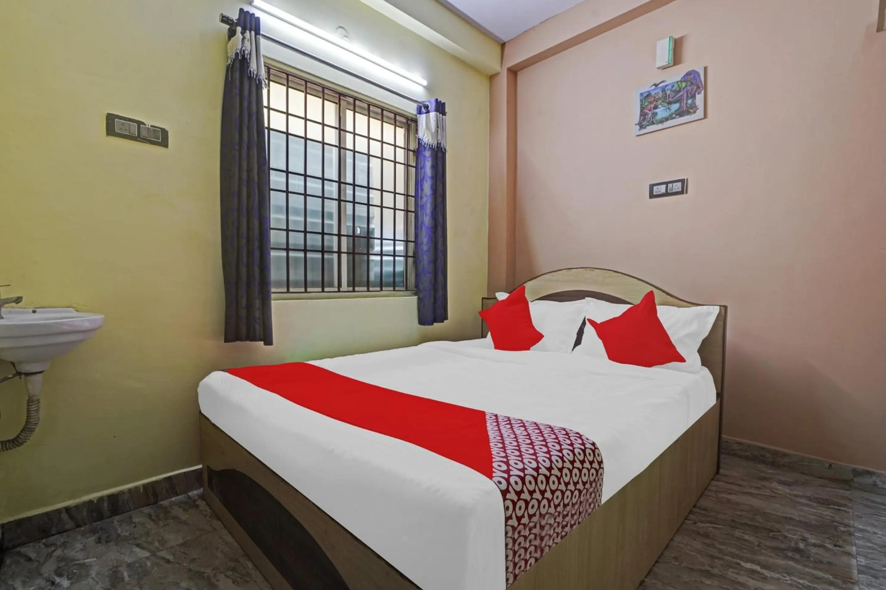 Bedroom, Bed in Hotel O T.Nagar