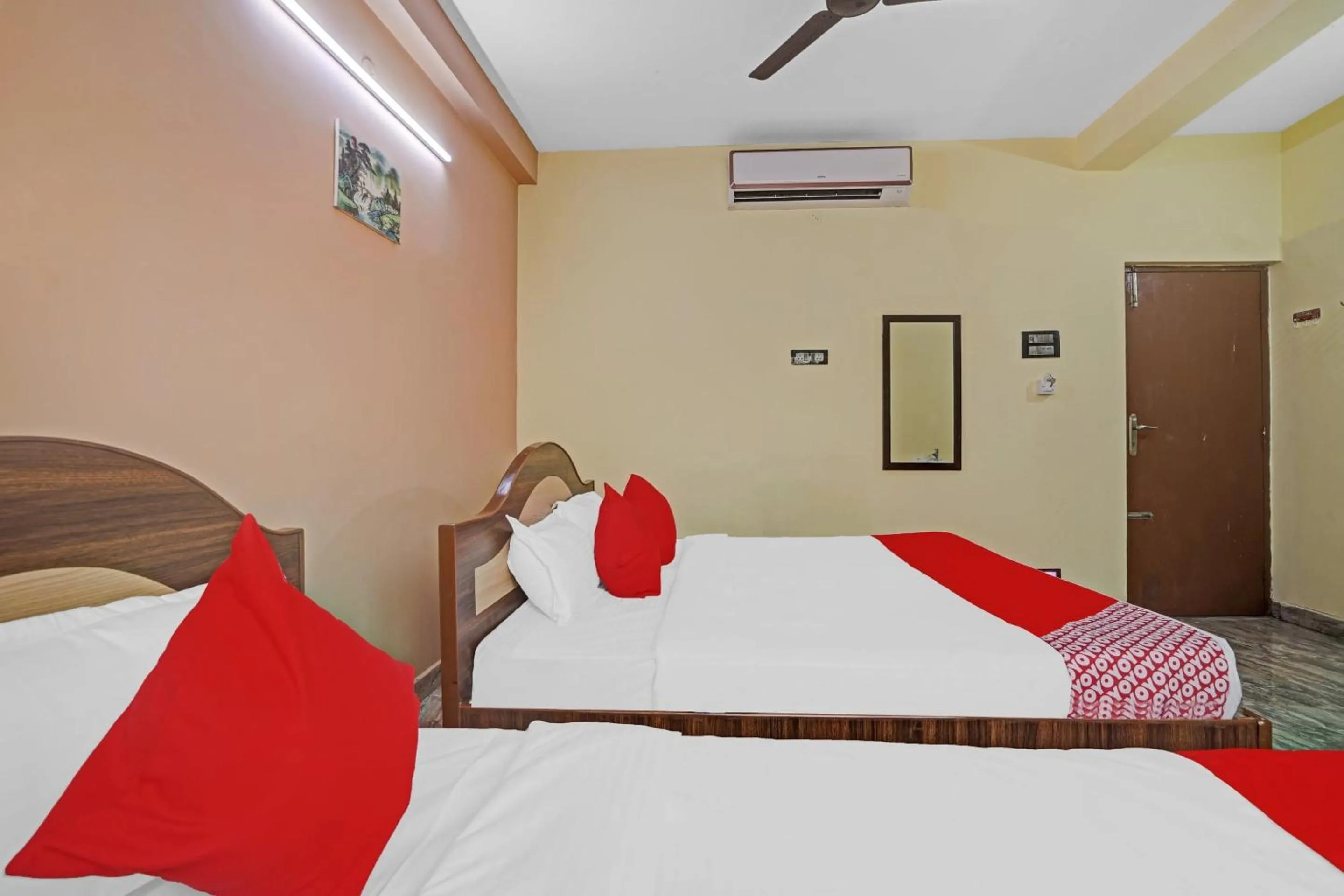 Bedroom, Bed in Hotel O T.Nagar