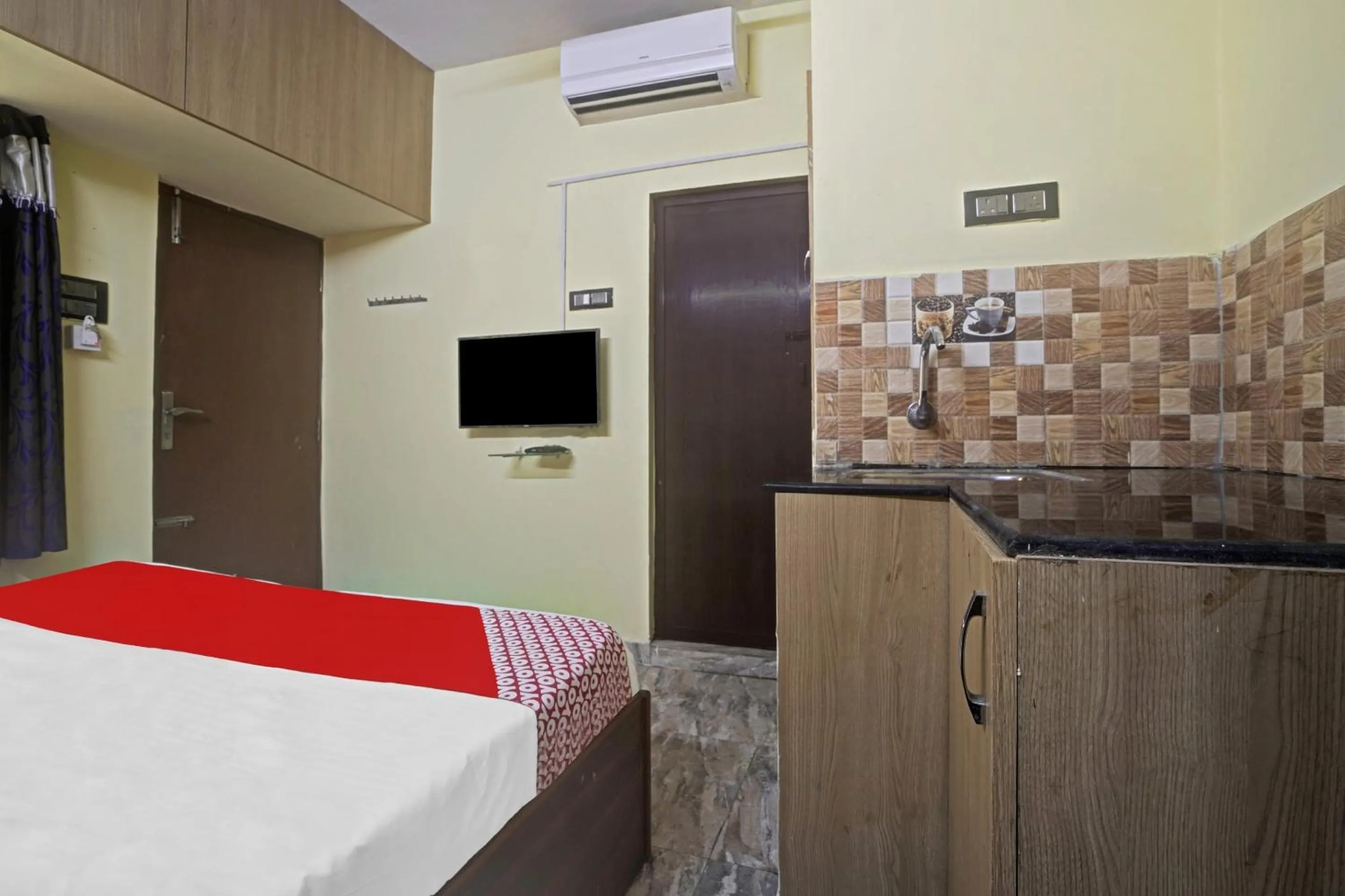 Bedroom, Bed in Hotel O T.Nagar