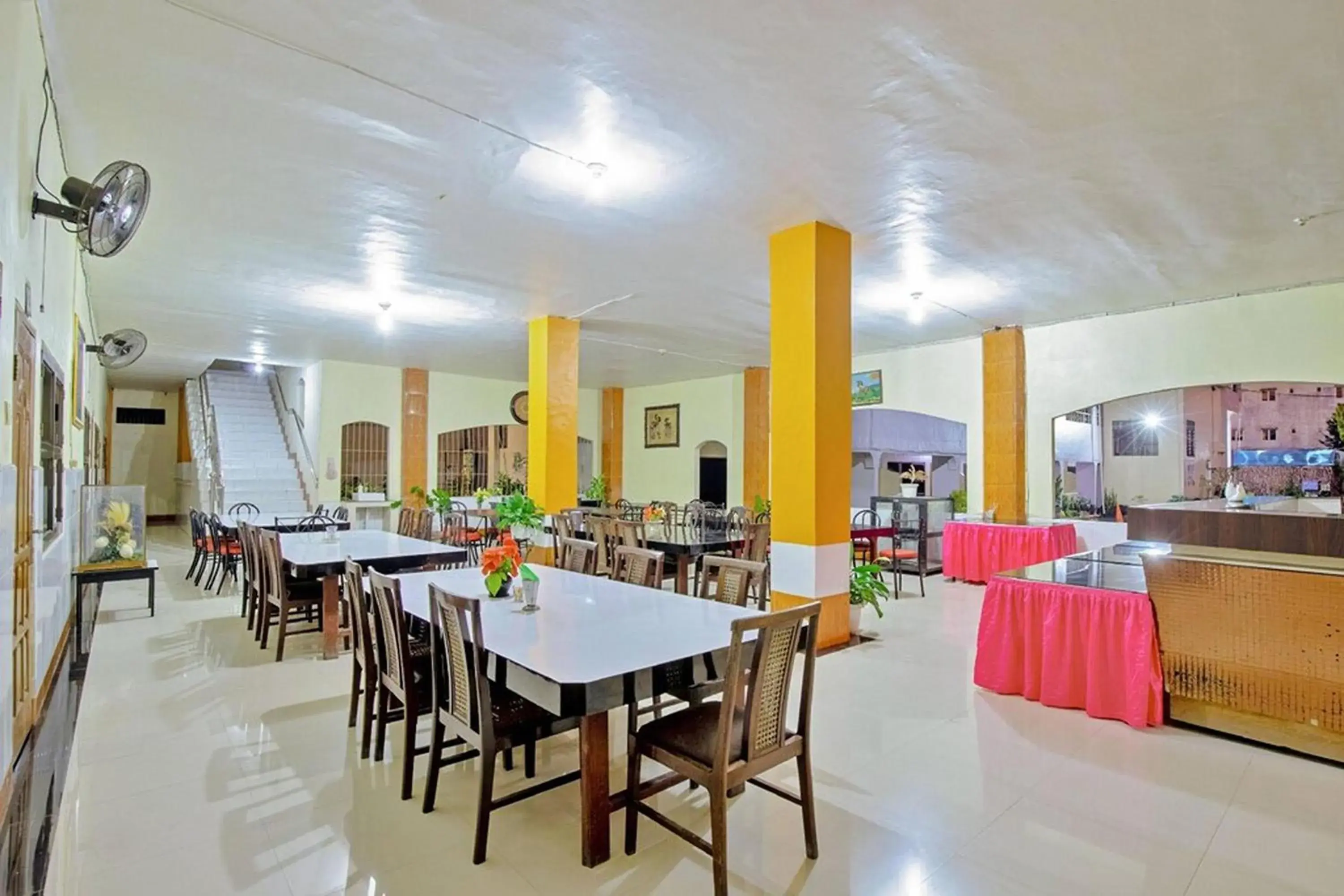Restaurant/places to eat in Malibou Hotel Medan Restaurant/places to eat in Malibou Hotel Medan