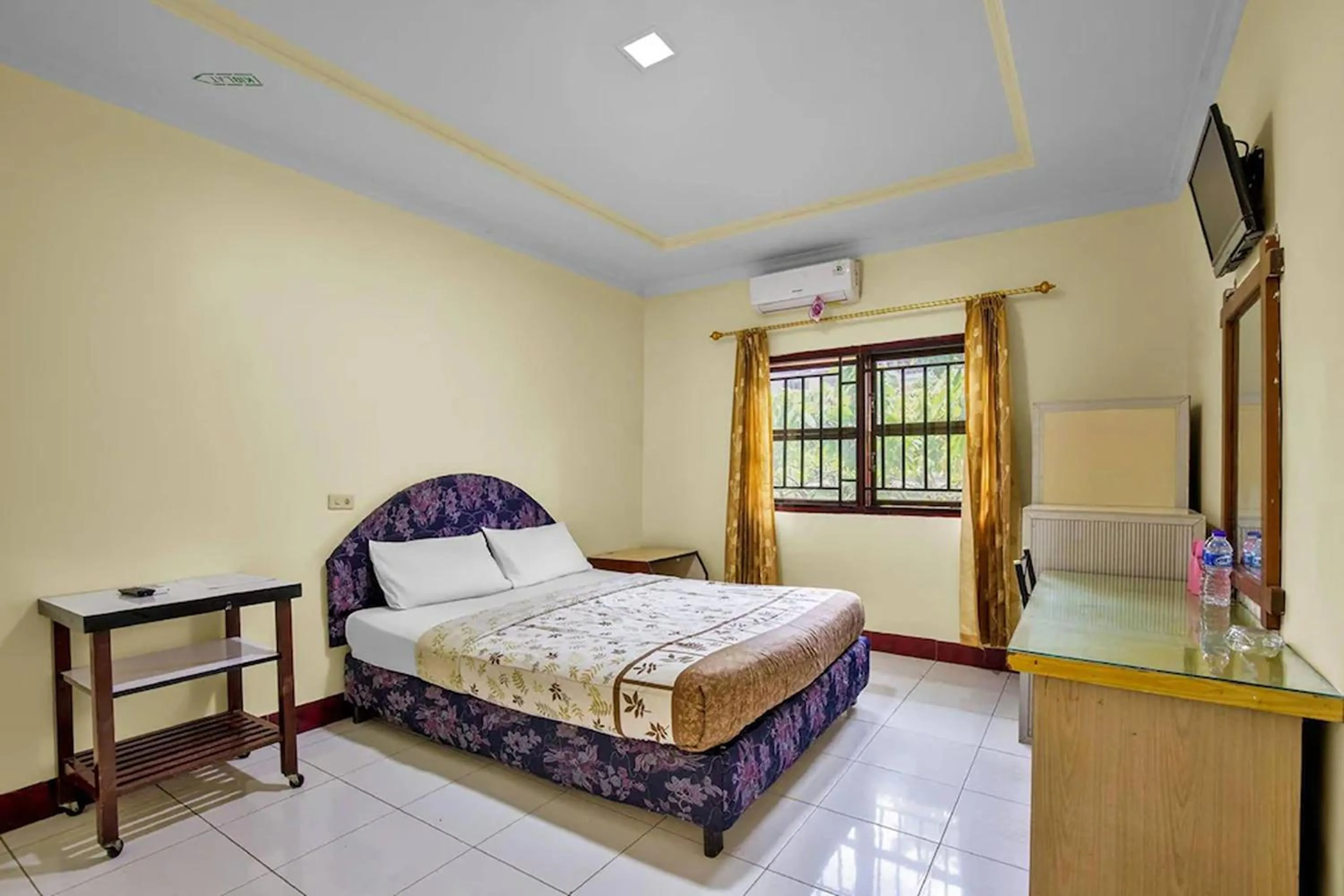 Bed in Malibou Hotel Medan