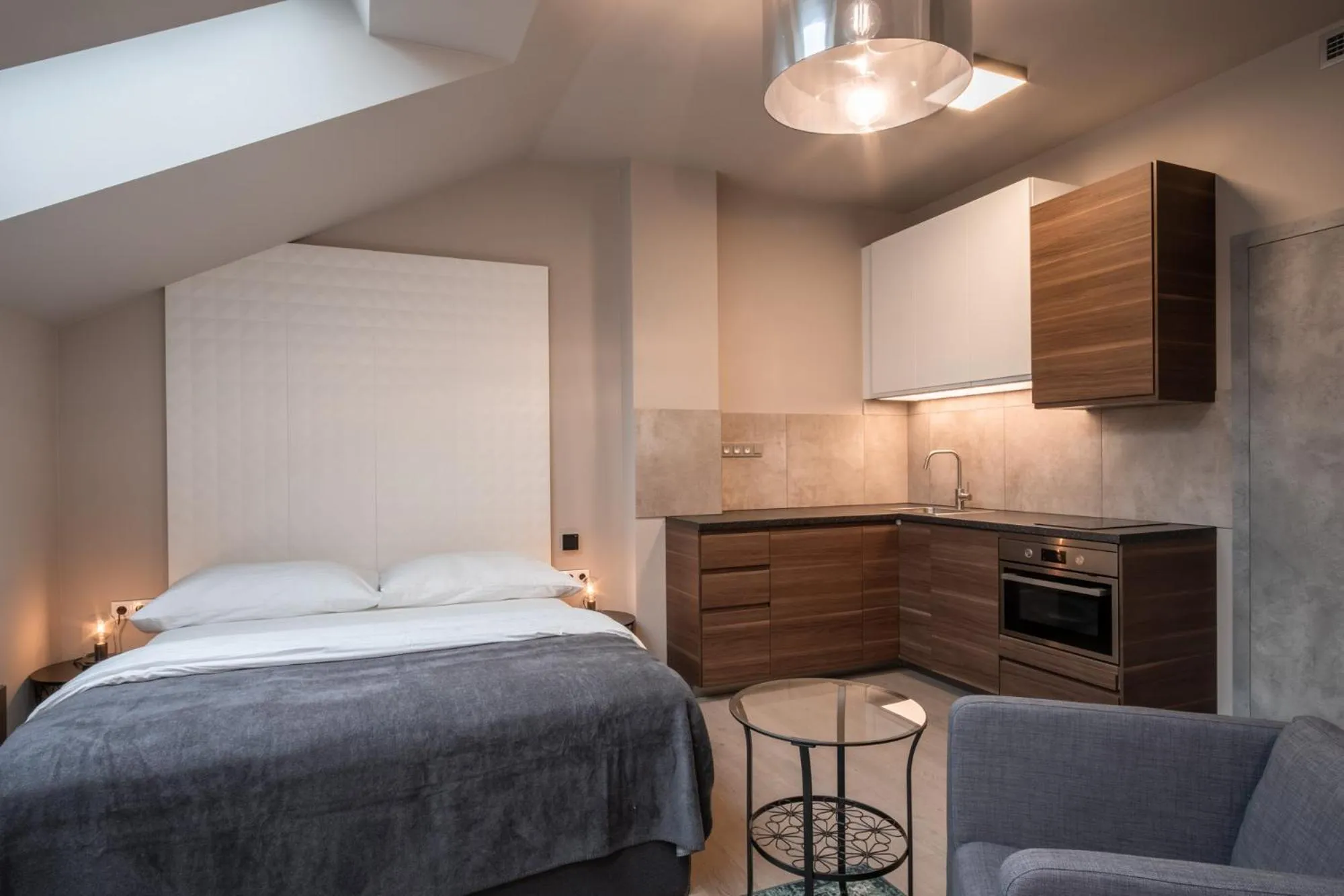 Kitchen or kitchenette, Bed in Aparthotel Rimska 14