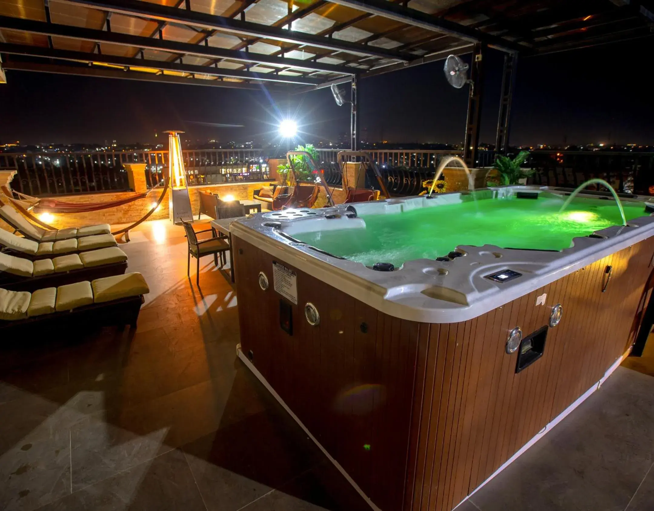 Swimming pool in JOHNWOOD HOTEL by Bolton Swimming pool in JOHNWOOD HOTEL by Bolton