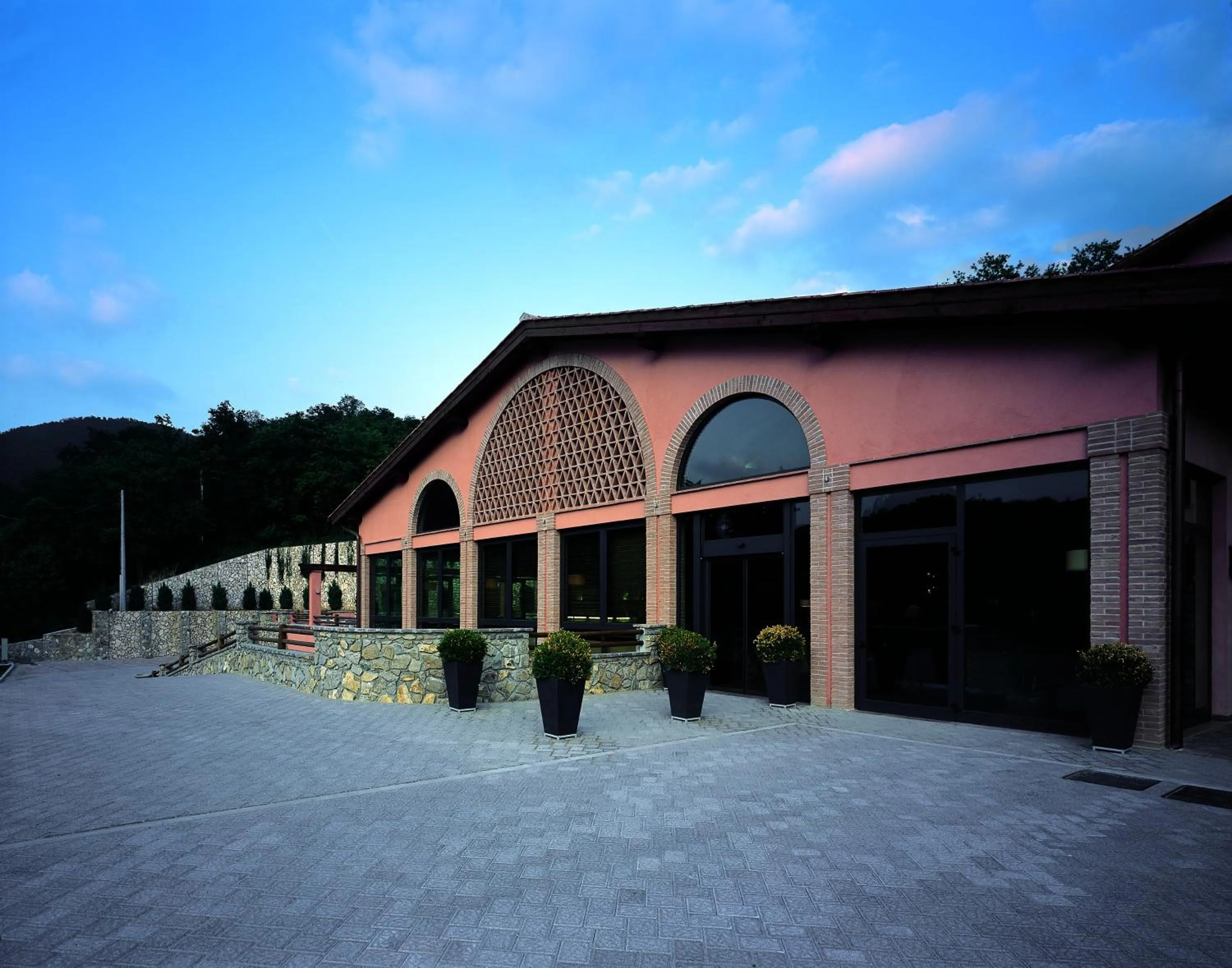Facade/entrance in Meridiana Country Hotel