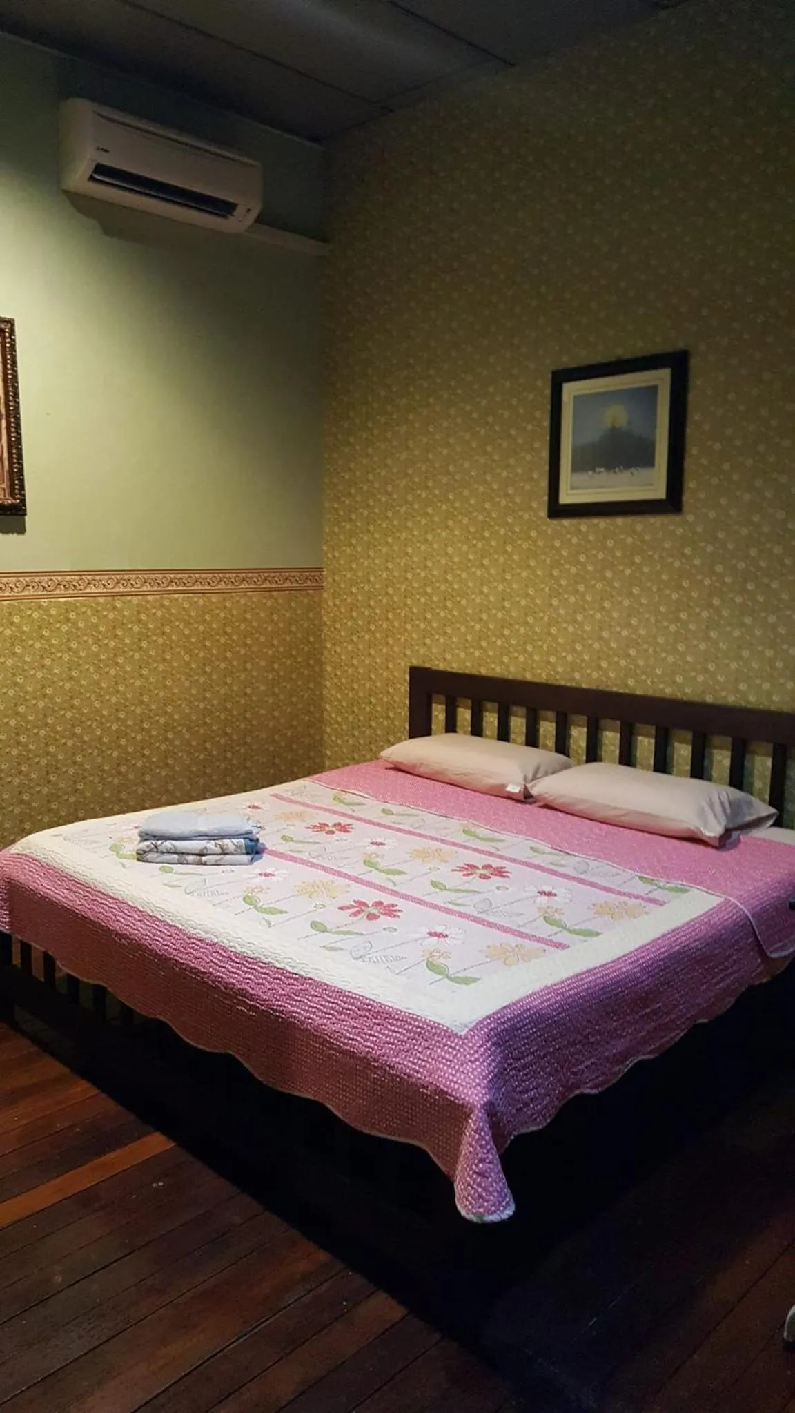 Bedroom, Bed in Marco Polo Guest House