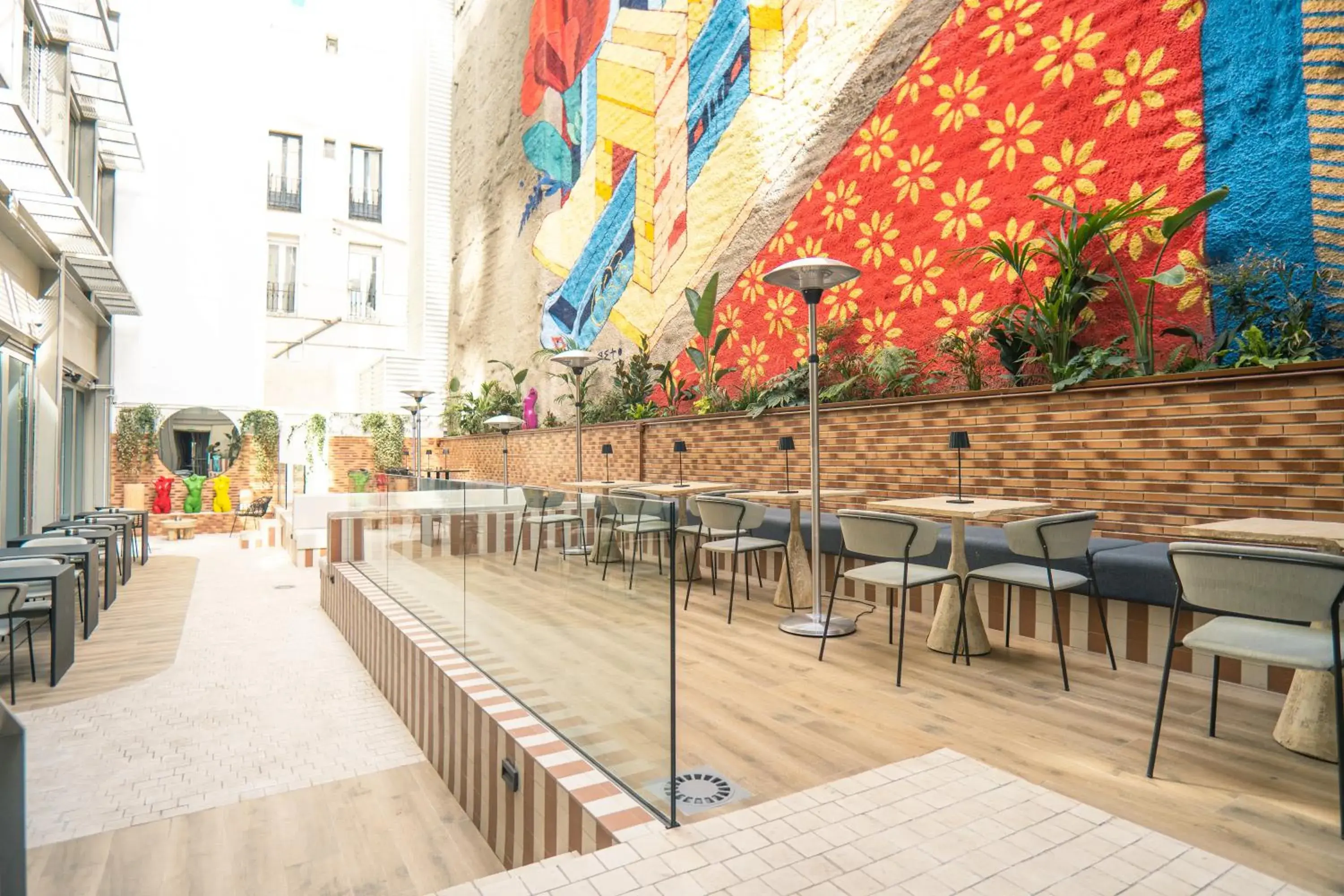 Restaurant/places to eat in Akeah Hotel Gran Vía Restaurant/places to eat in Akeah Hotel Gran Vía