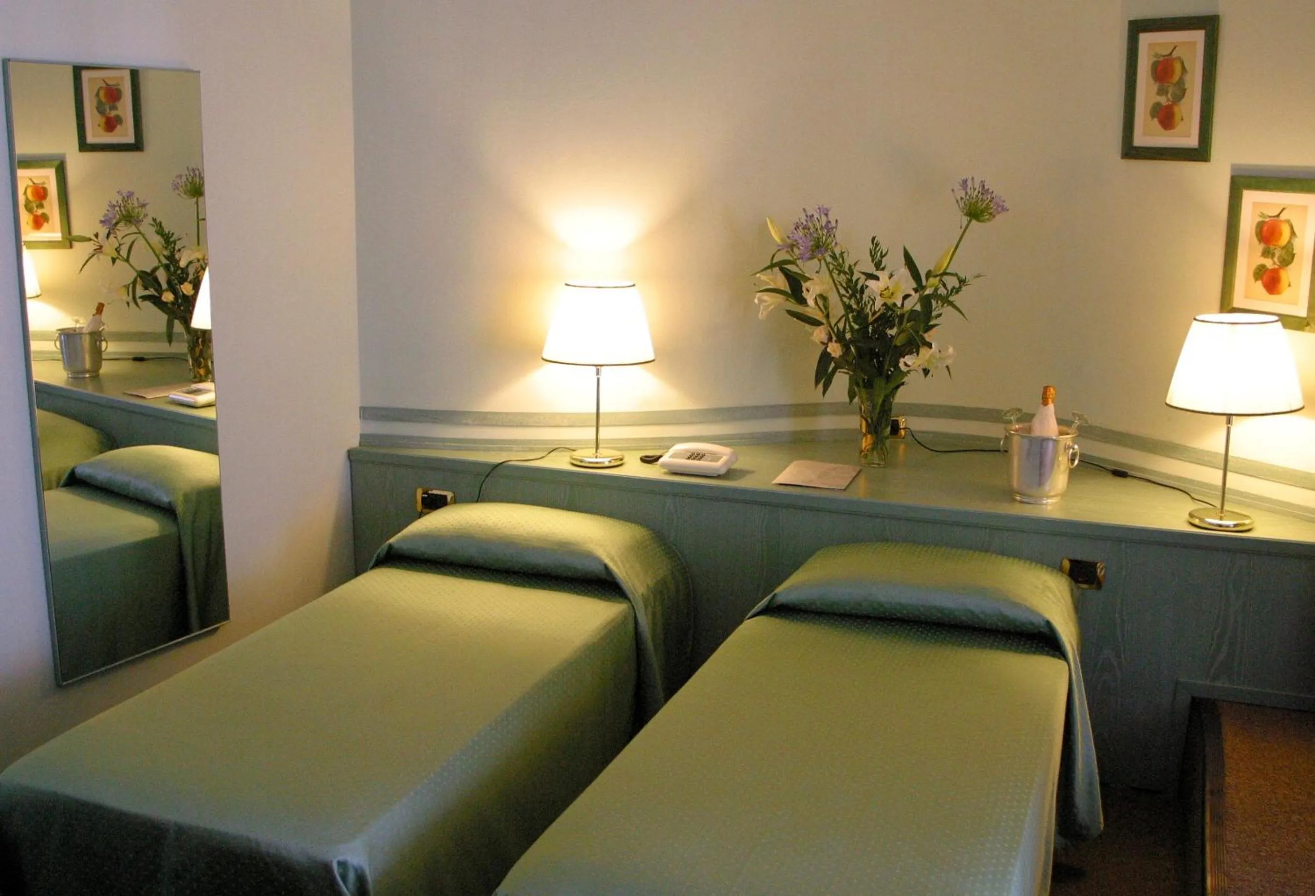 Bed in Albergo Della Corona