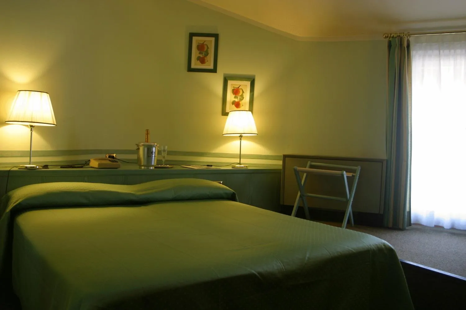 Bed in Albergo Della Corona