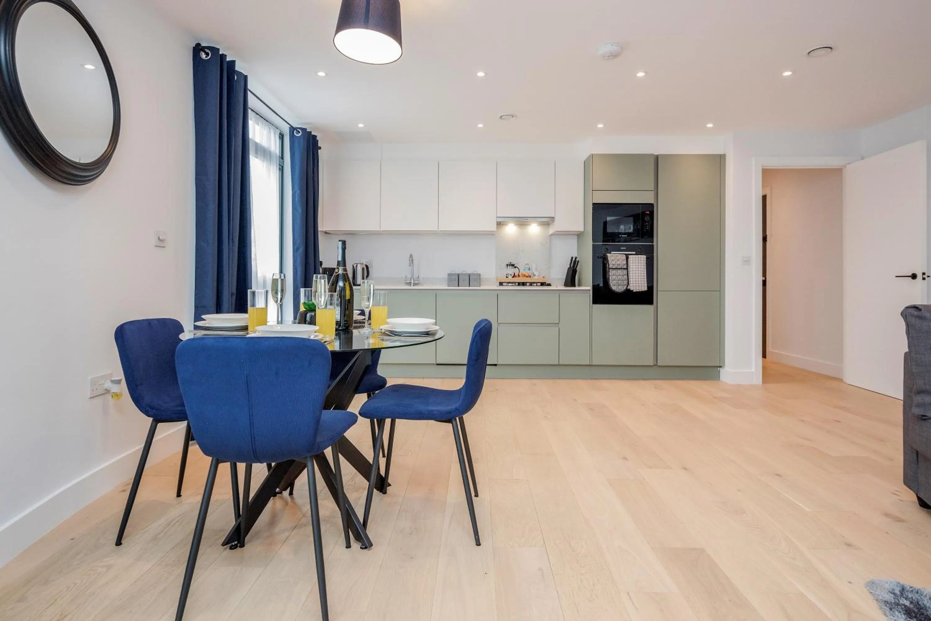 Watford Cassio Deluxe - Modernview Serviced Accommodation