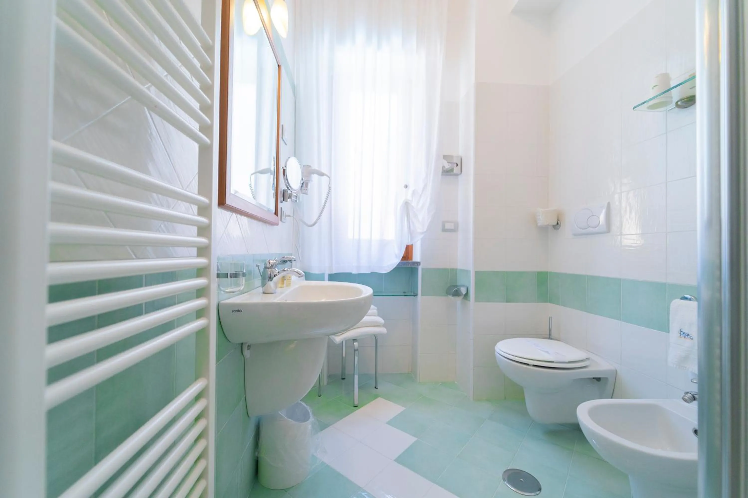 Shower in Hotel San Pietro