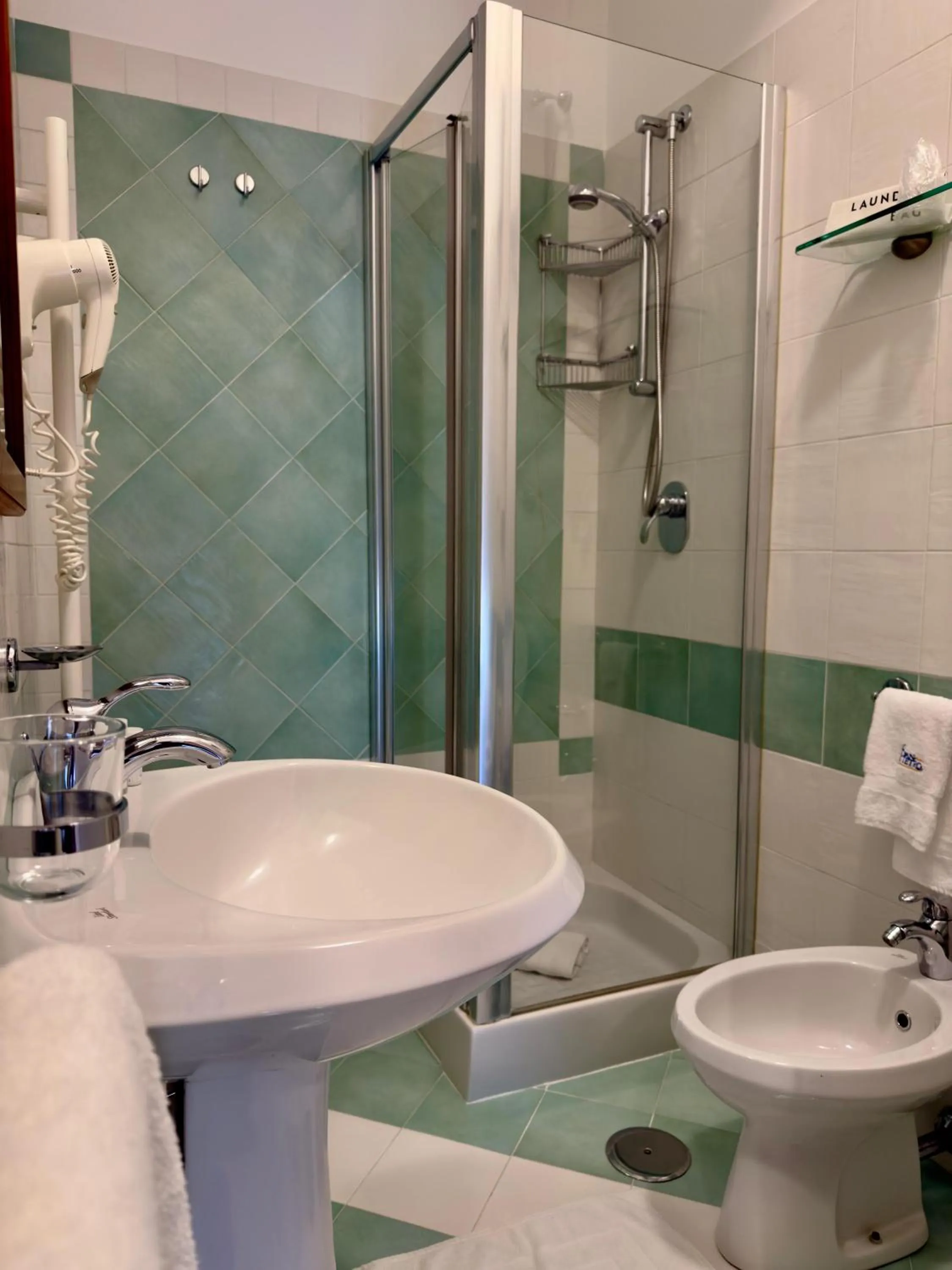 Bathroom in Hotel San Pietro