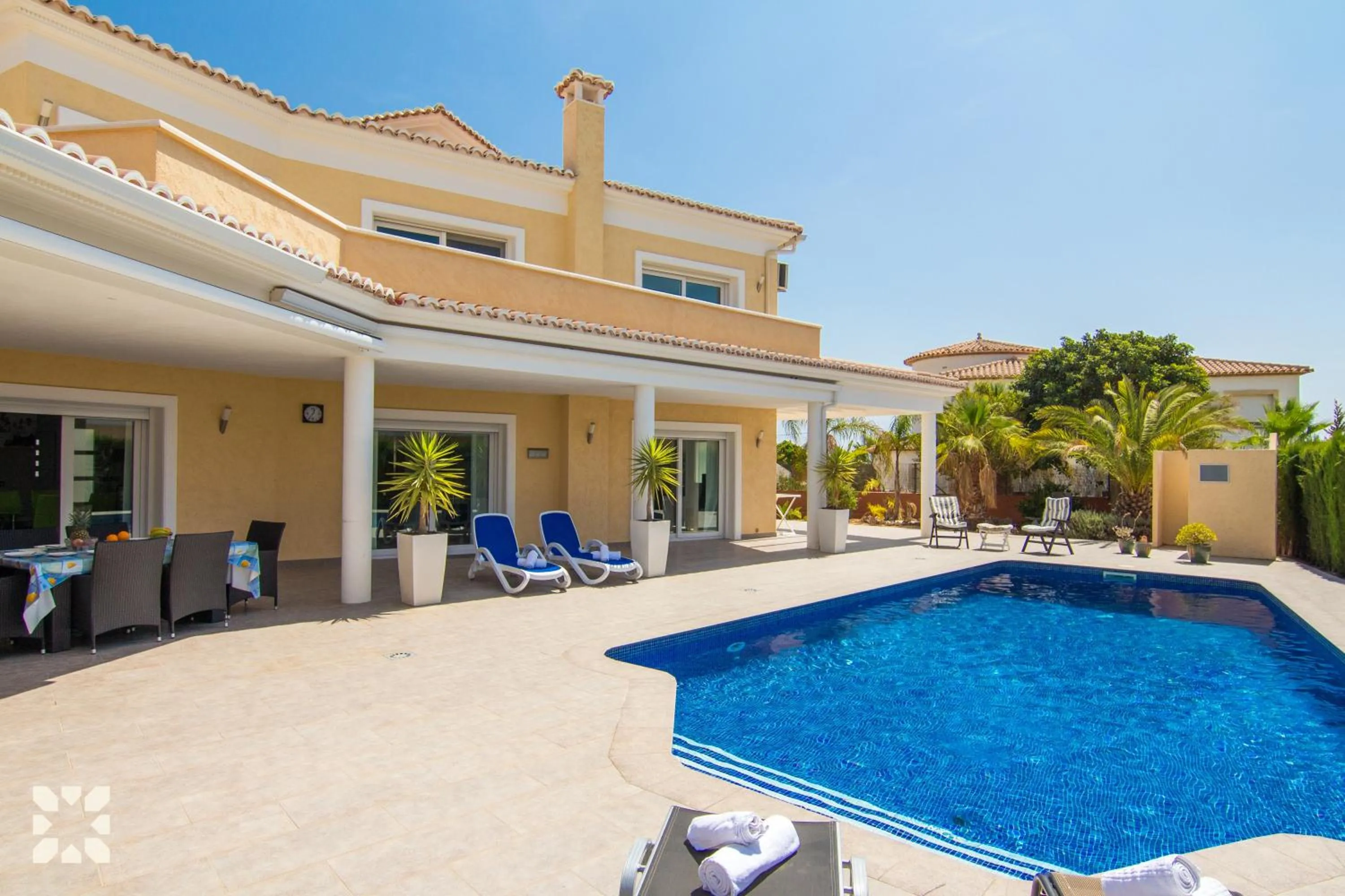 Villa Esplendida by Abahana Villas