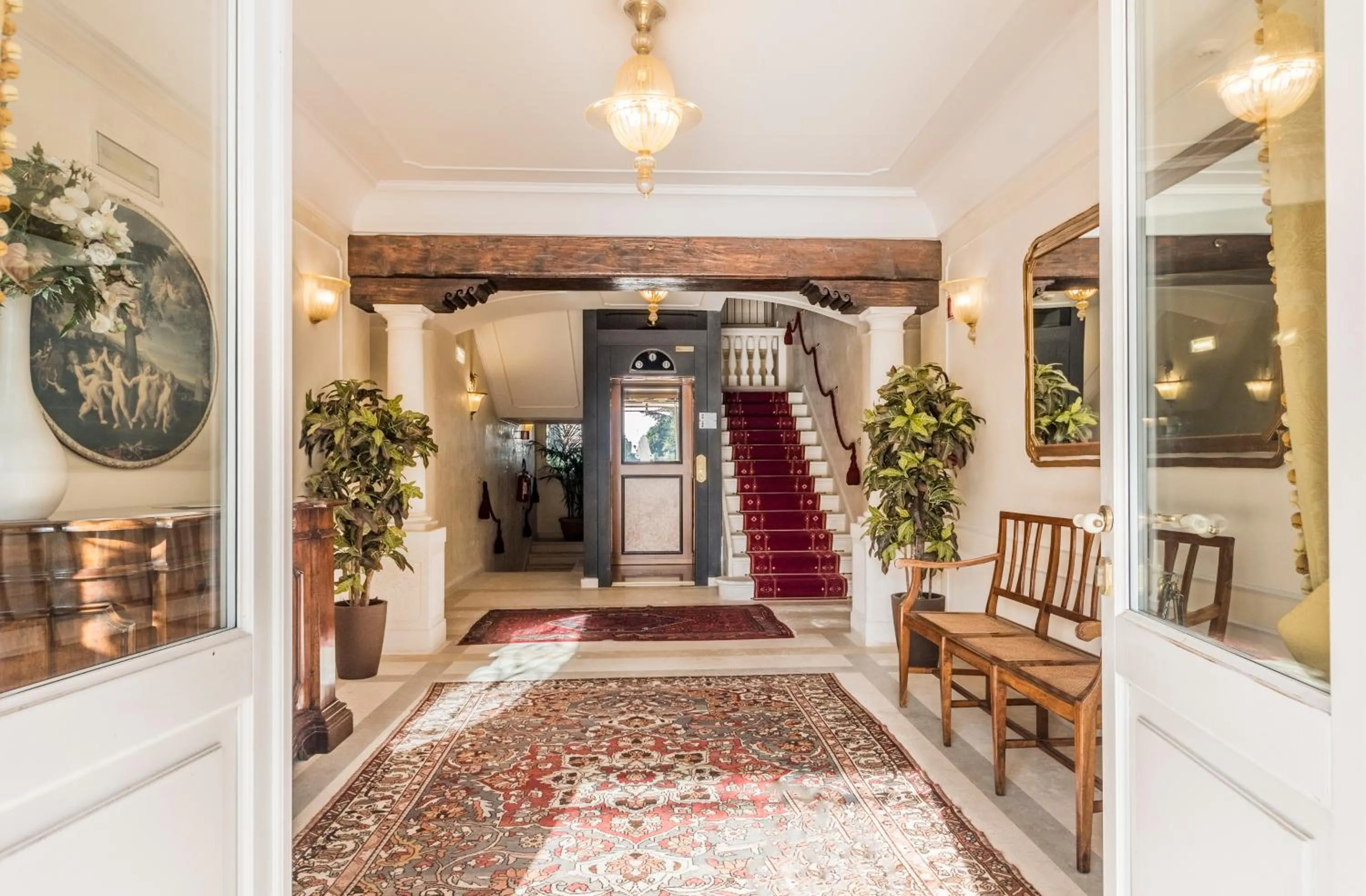 Facade/entrance in Villa Fiorita