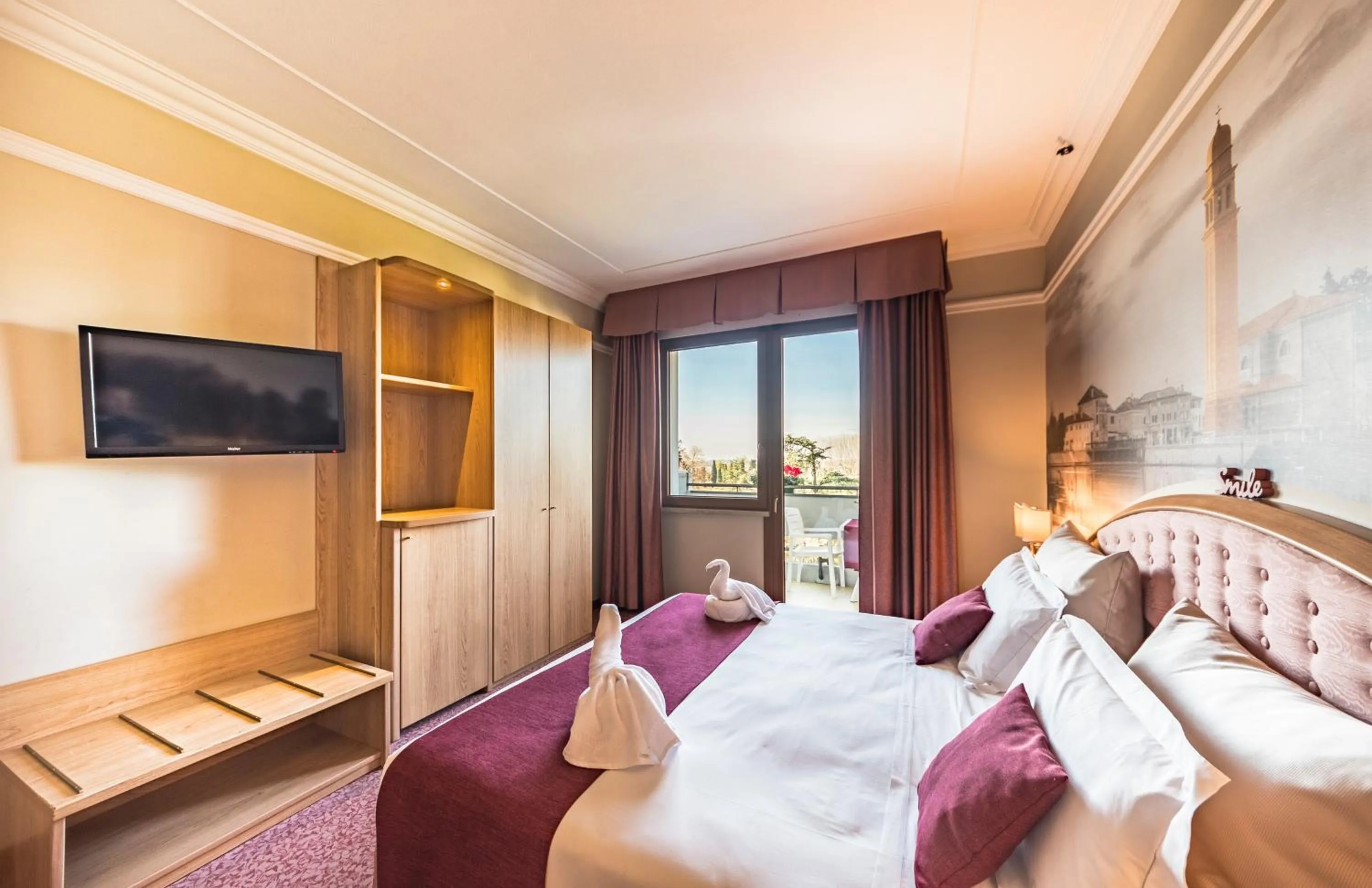 Photo of the whole room, Bed in Villa Fiorita