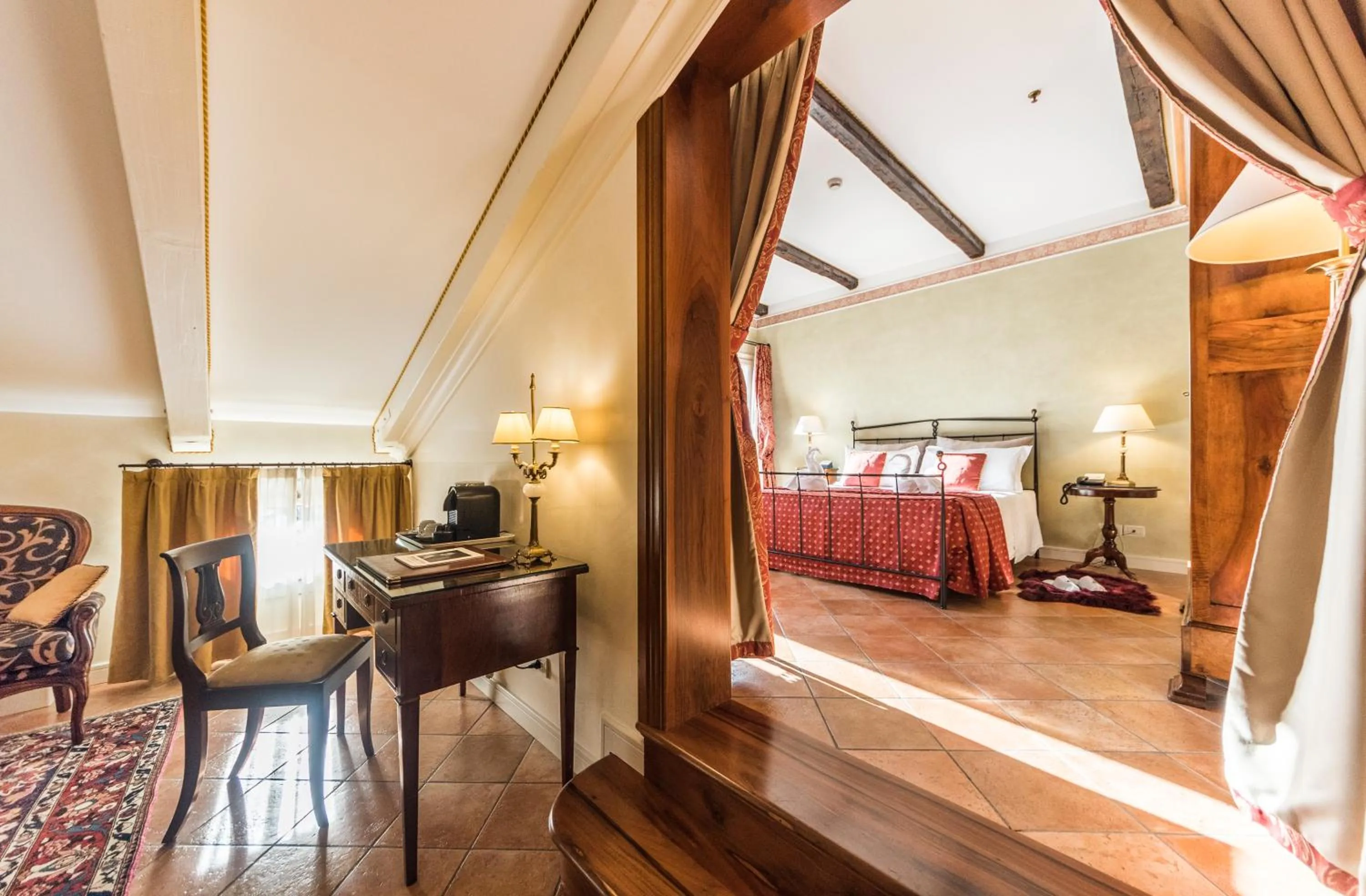 Photo of the whole room, Bed in Villa Fiorita