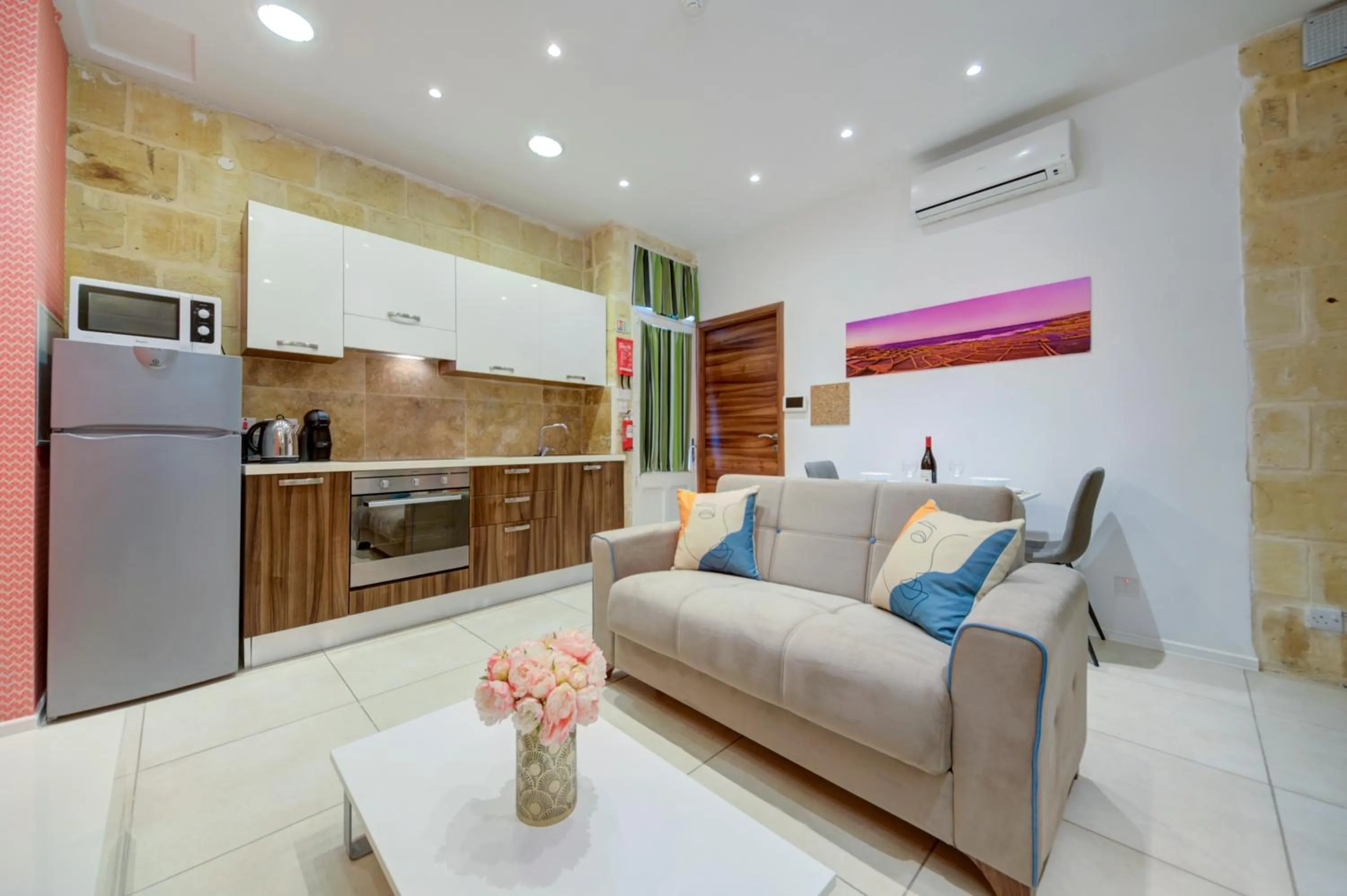 Kitchen or kitchenette in Tritoni Harbour suites - Valletta