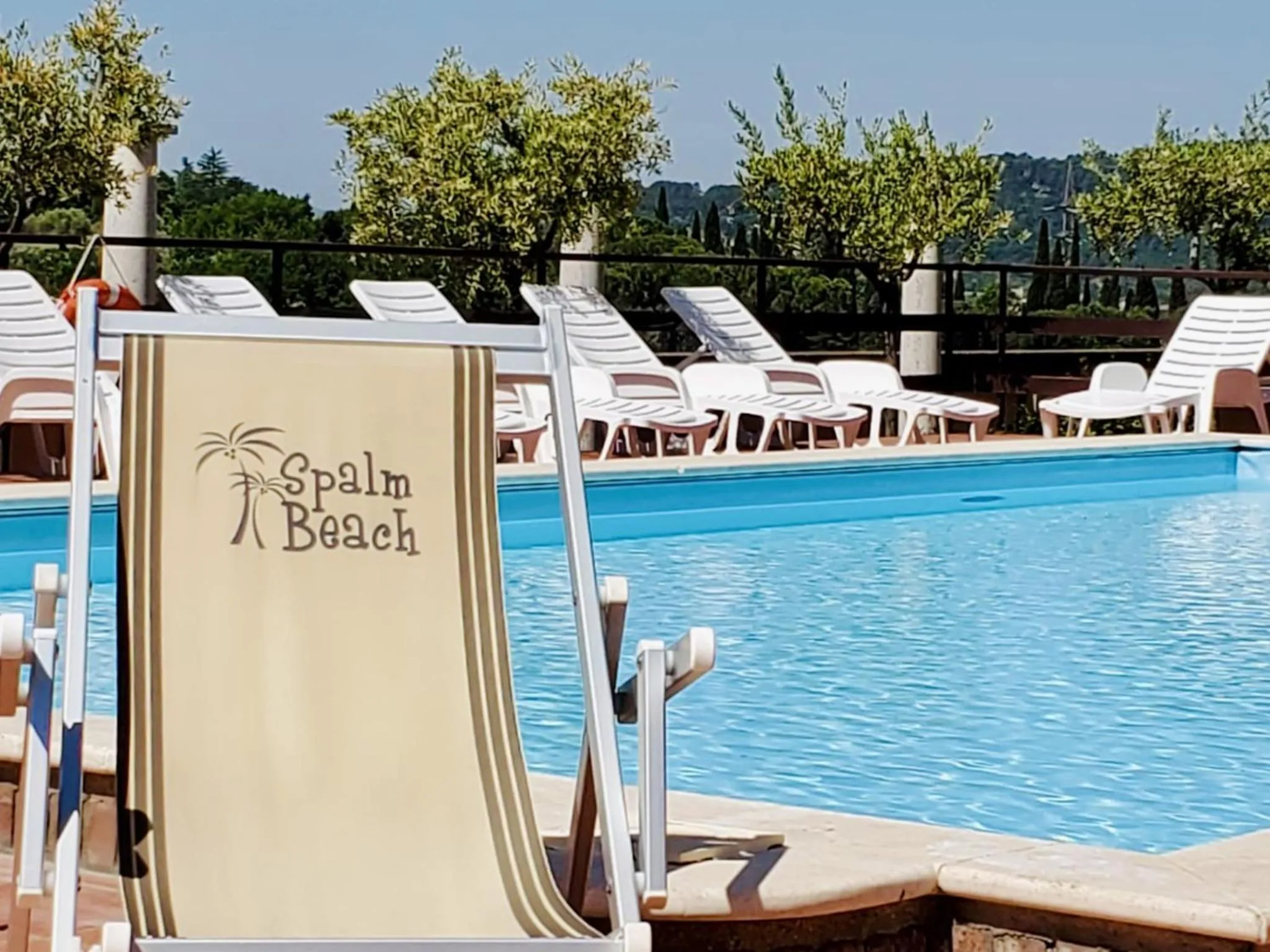 Swimming pool in Chocohotel