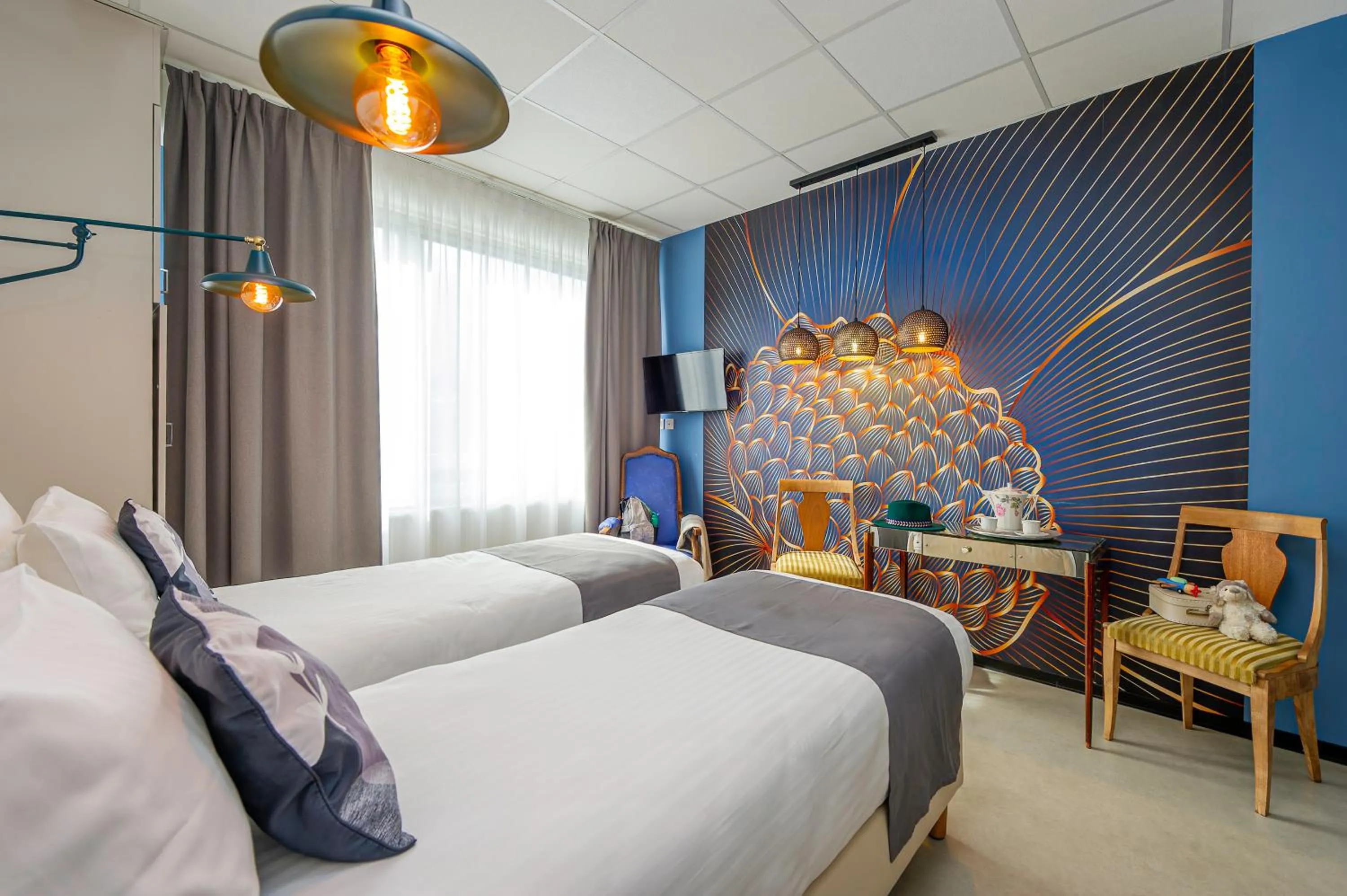 Photo of the whole room, Bed in Hôtel Le Grand Barnum