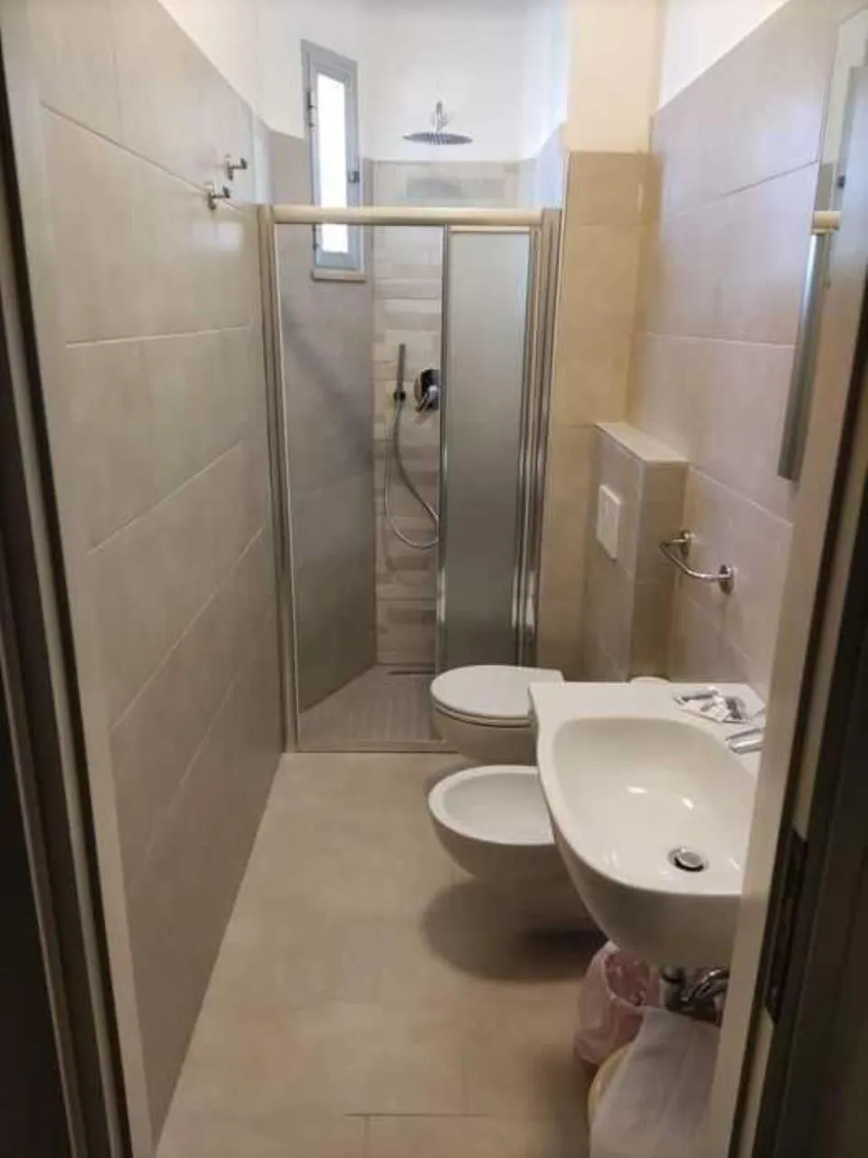 Shower in Hotel Michelangelo