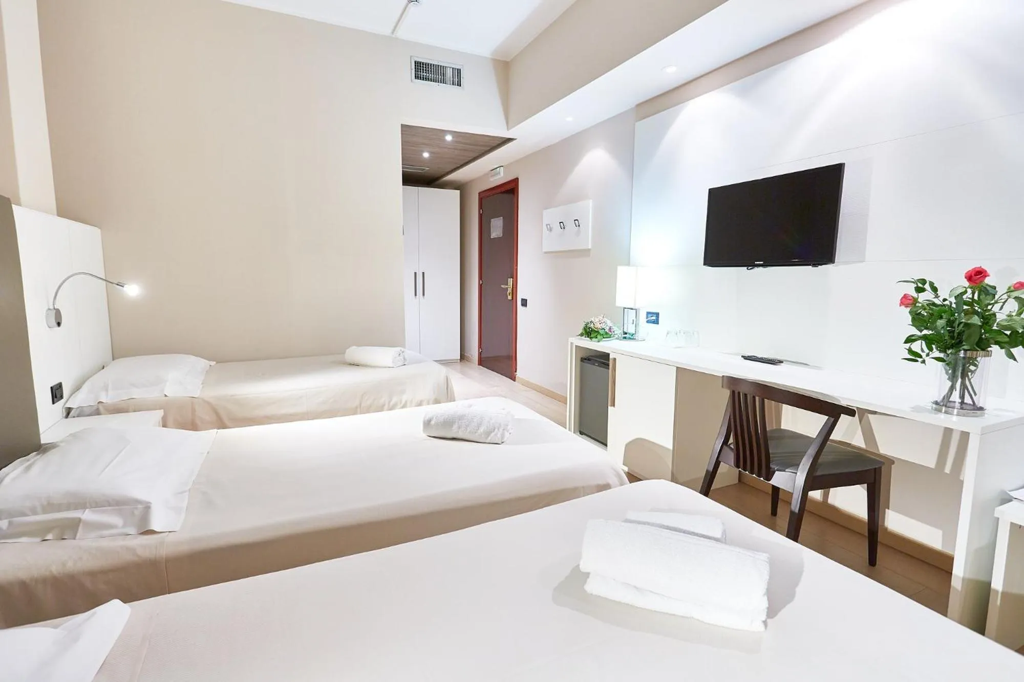 Photo of the whole room, Bed in Ferretti MajesticHouse