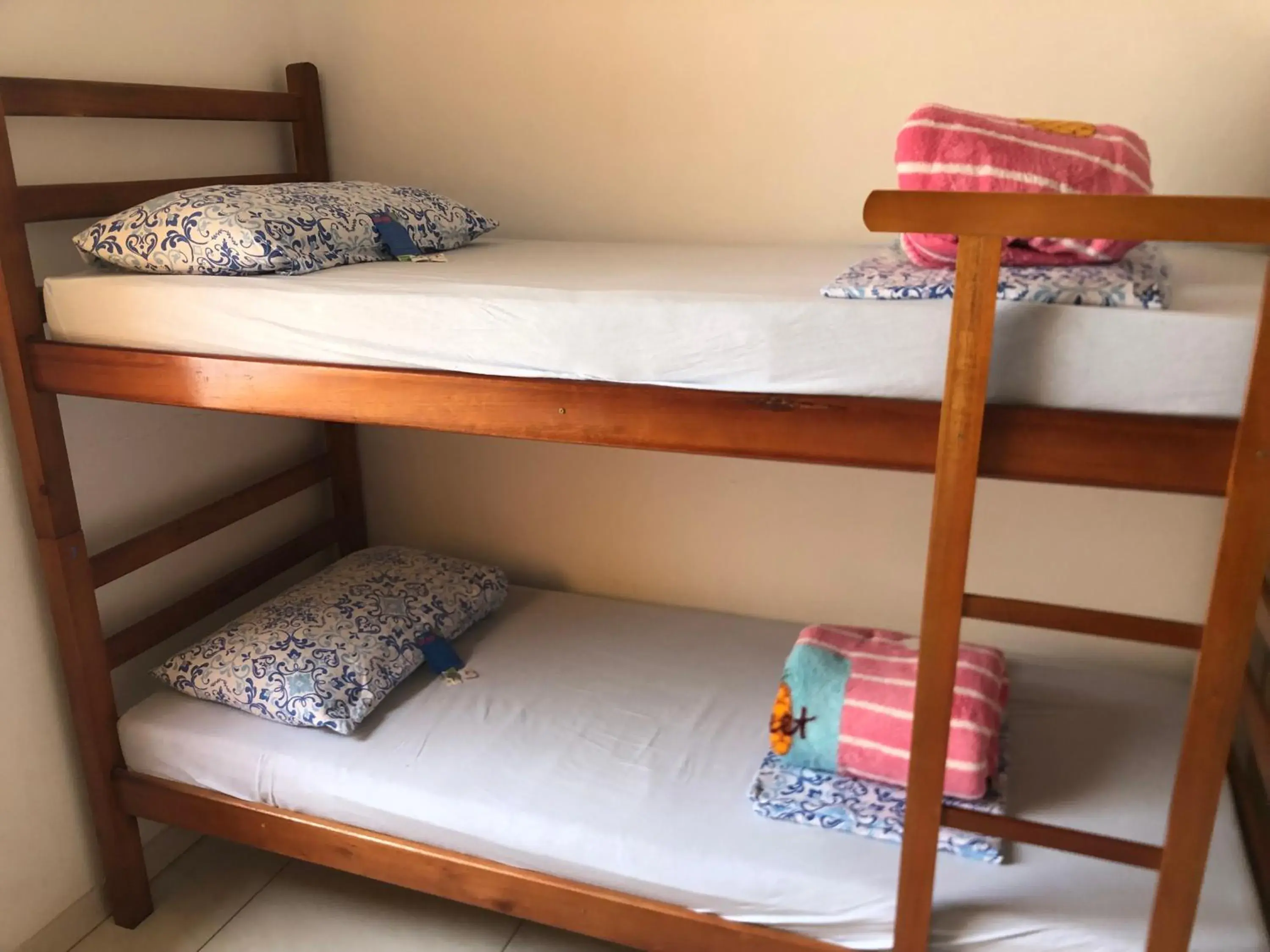 Bunk Bed in Mixed Dormitory Room in Hostel Welcome SP - Congonhas Bunk Bed in Mixed Dormitory Room in Hostel Welcome SP - Congonhas